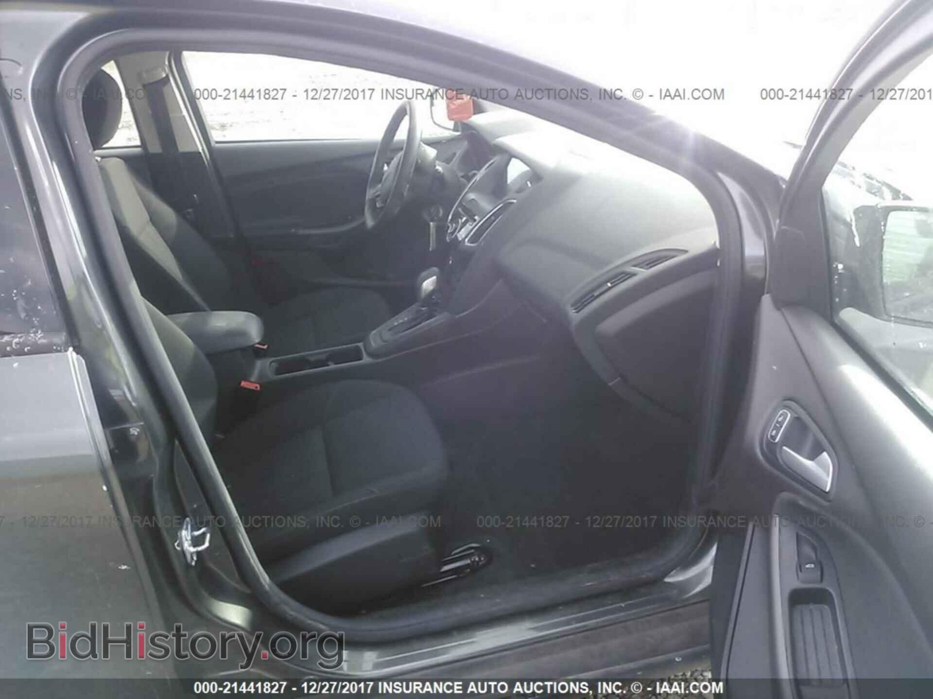 2017 Ford Focus - VIN: 1FADP3M2XHL253157 - Photo 5