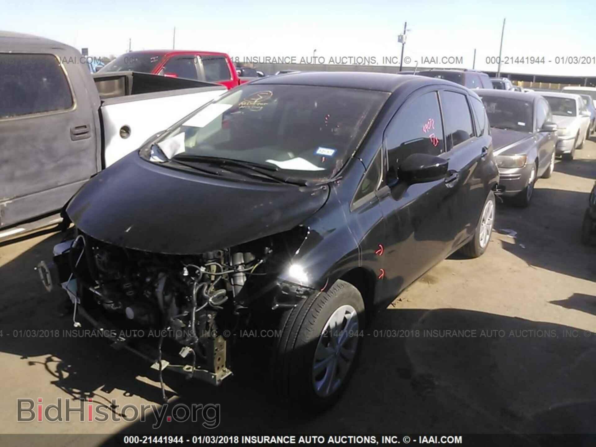 2017 Nissan Versa note - VIN: 3N1CE2CP5HL355539 - Фото 2