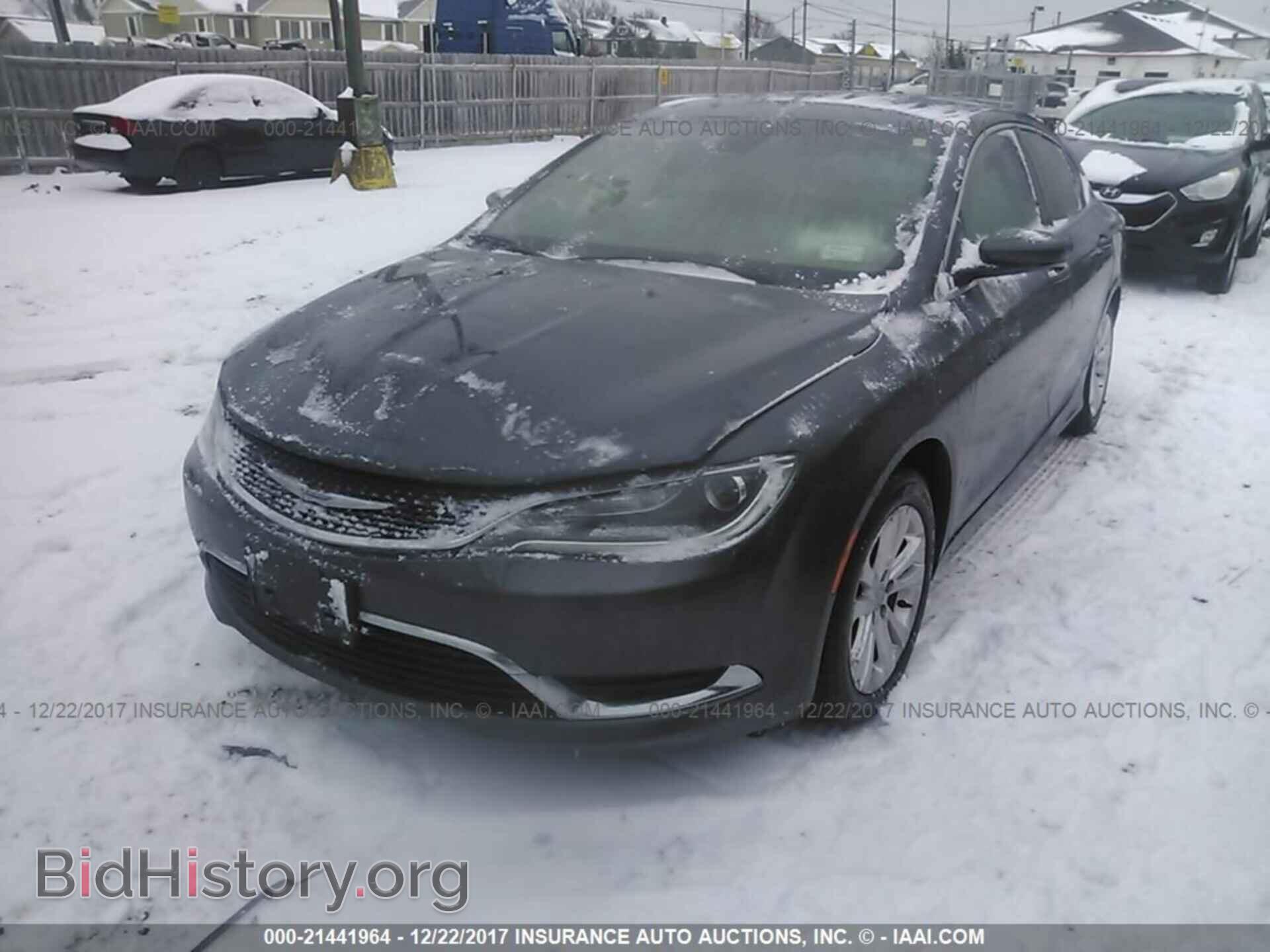 2015 Chrysler 200 - VIN: 1C3CCCAB2FN619544 - Photo 2