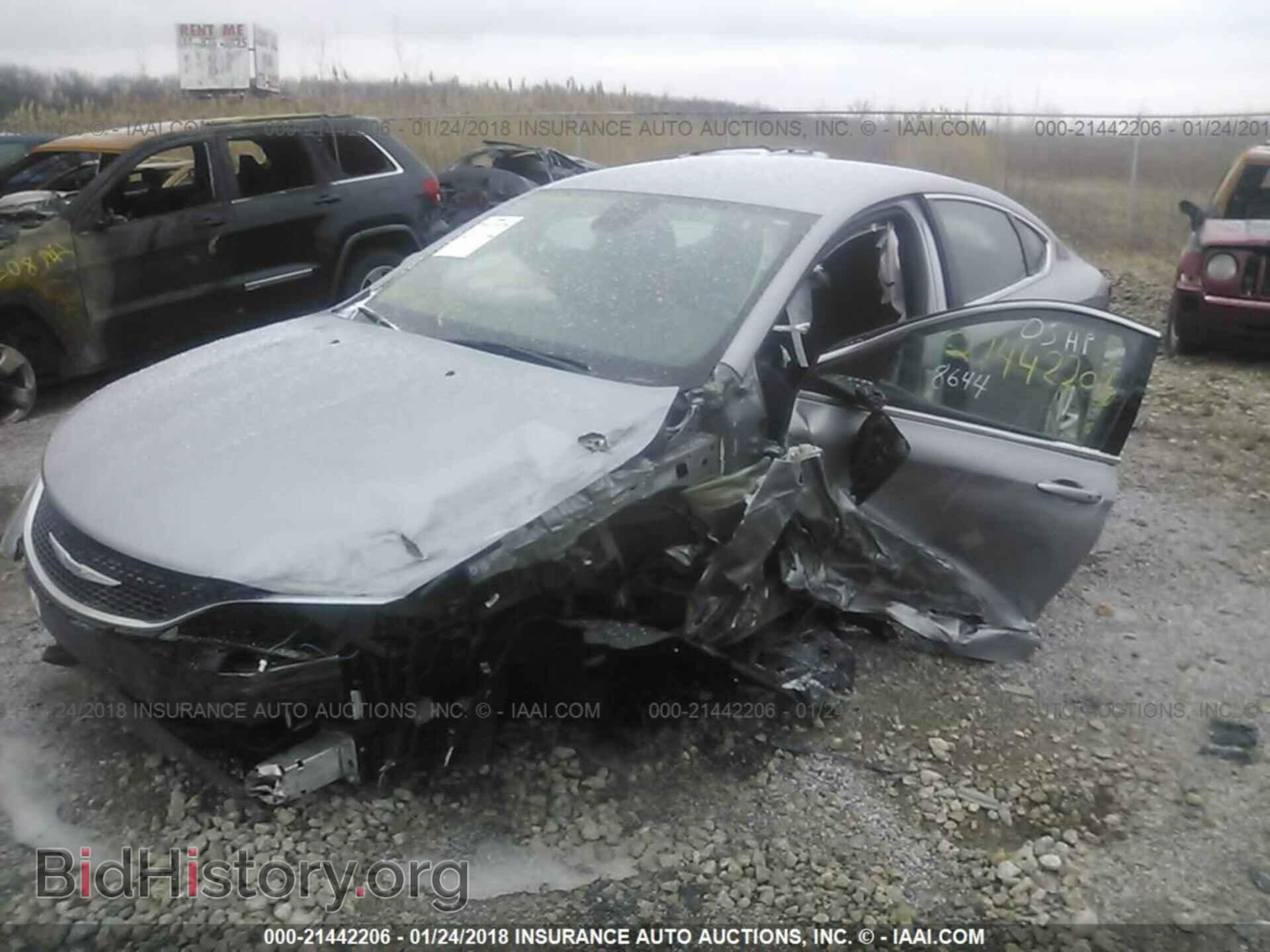 2015 Chrysler 200 - VIN: 1C3CCCAB2FN714928 - Фото 2