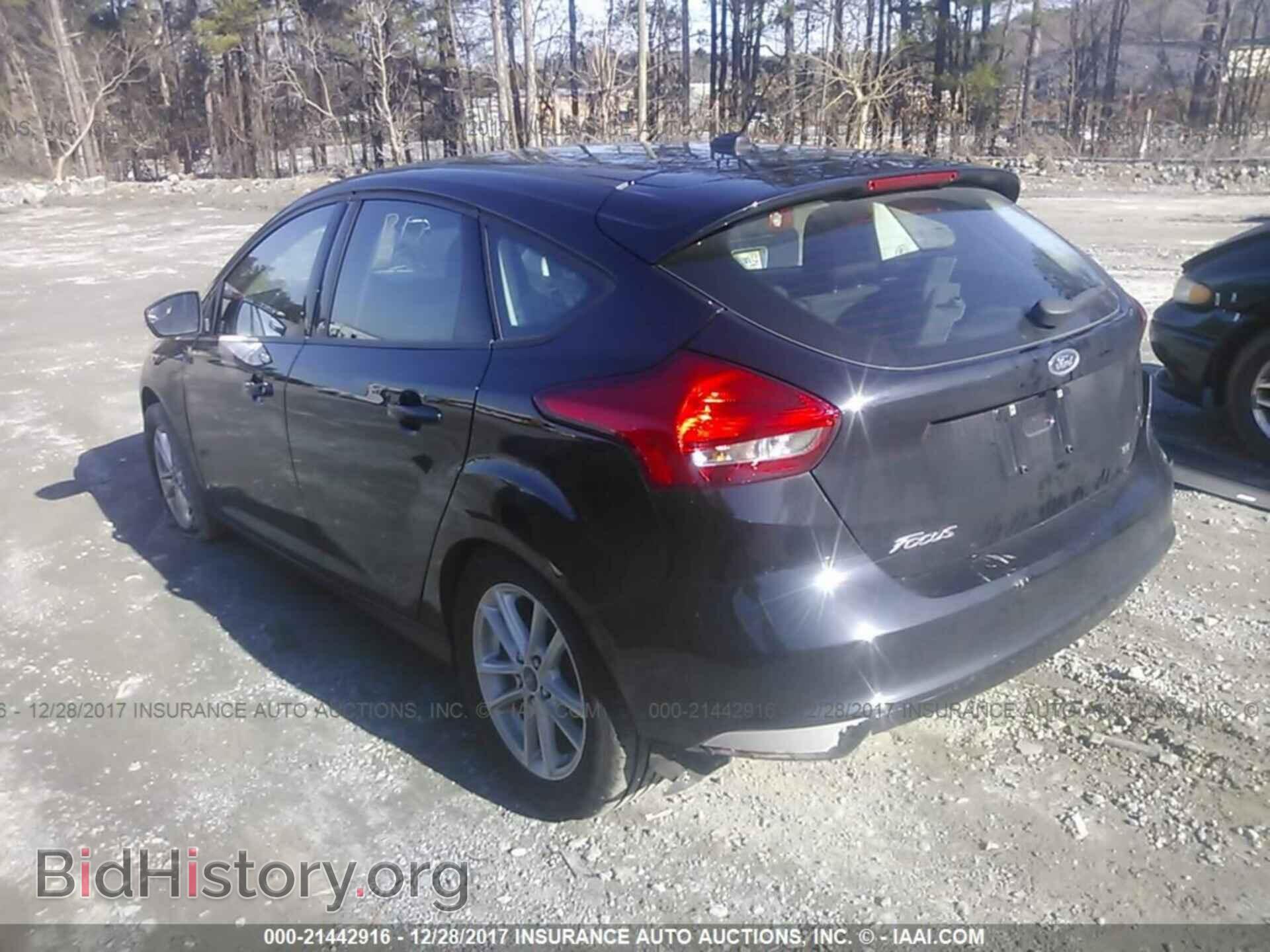 2017 Ford Focus - VIN: 1FADP3K26HL215962 - Photo 3