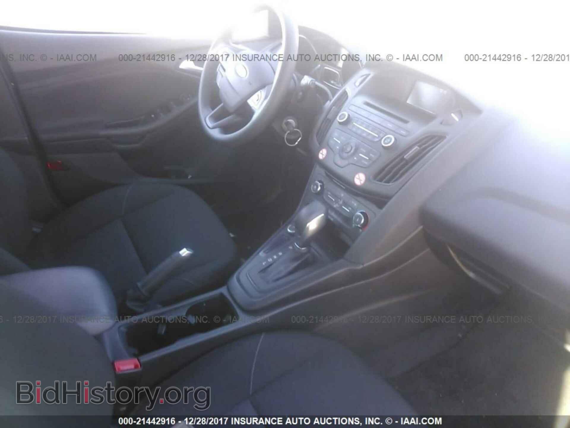 2017 Ford Focus - VIN: 1FADP3K26HL215962 - Photo 5