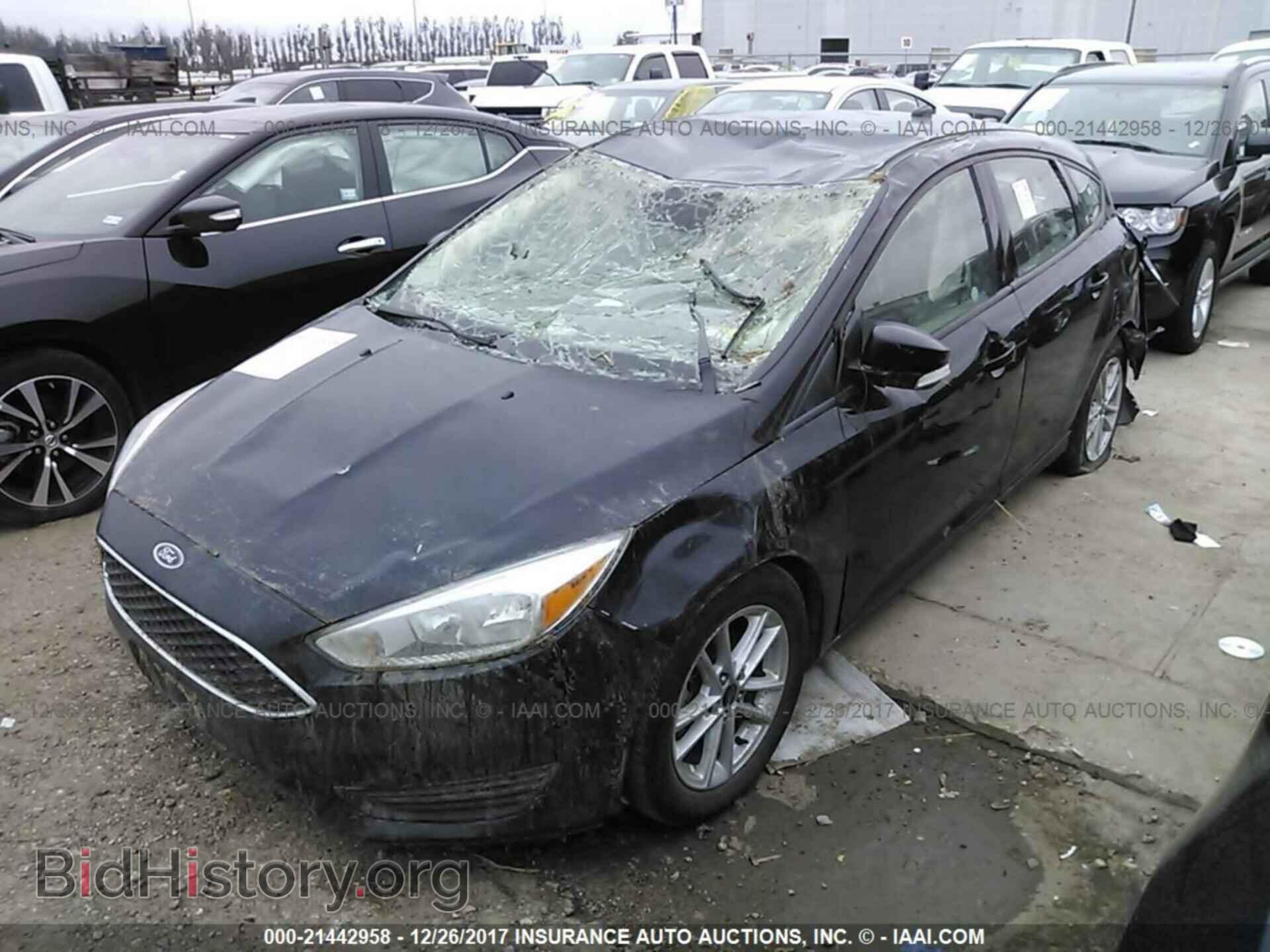 2017 Ford Focus - VIN: 1FADP3K27HL239526 - Фото 2