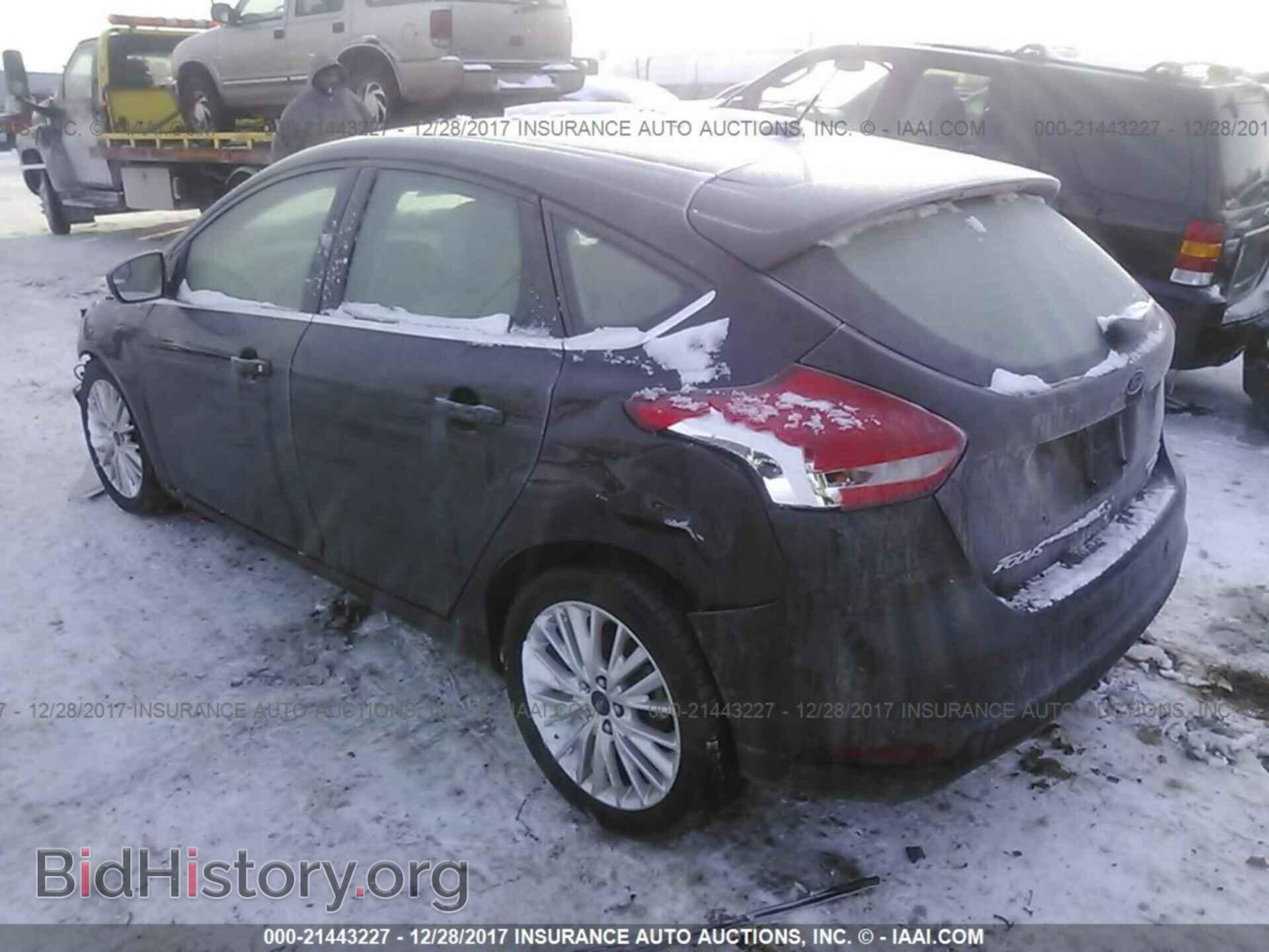 2015 Ford Focus - VIN: 1FADP3N20FL240025 - Photo 3