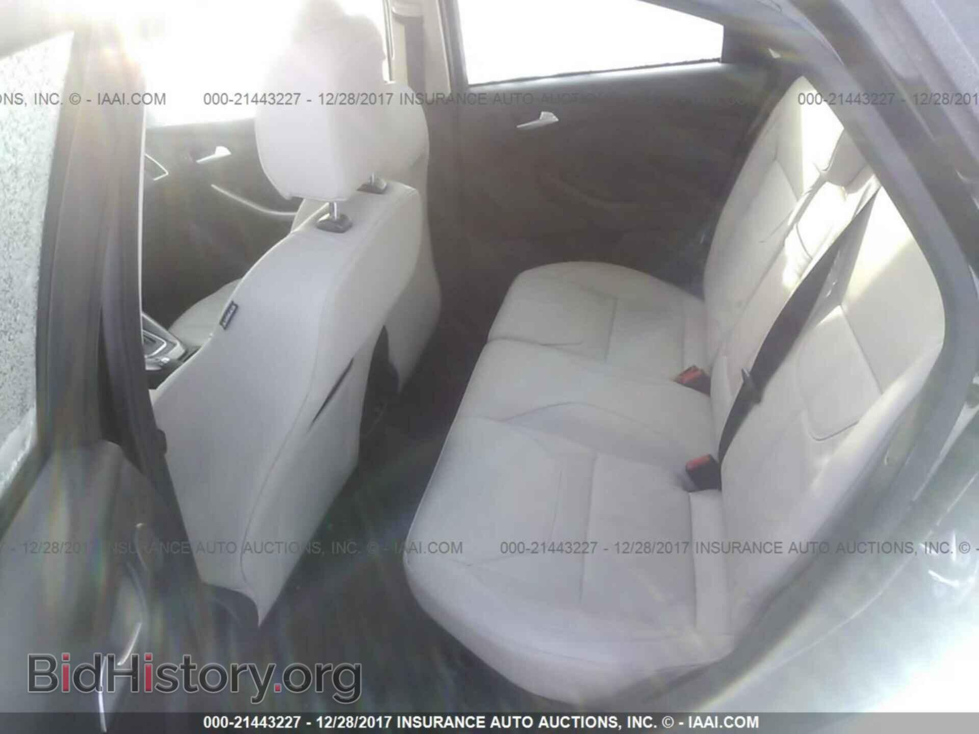2015 Ford Focus - VIN: 1FADP3N20FL240025 - Photo 8