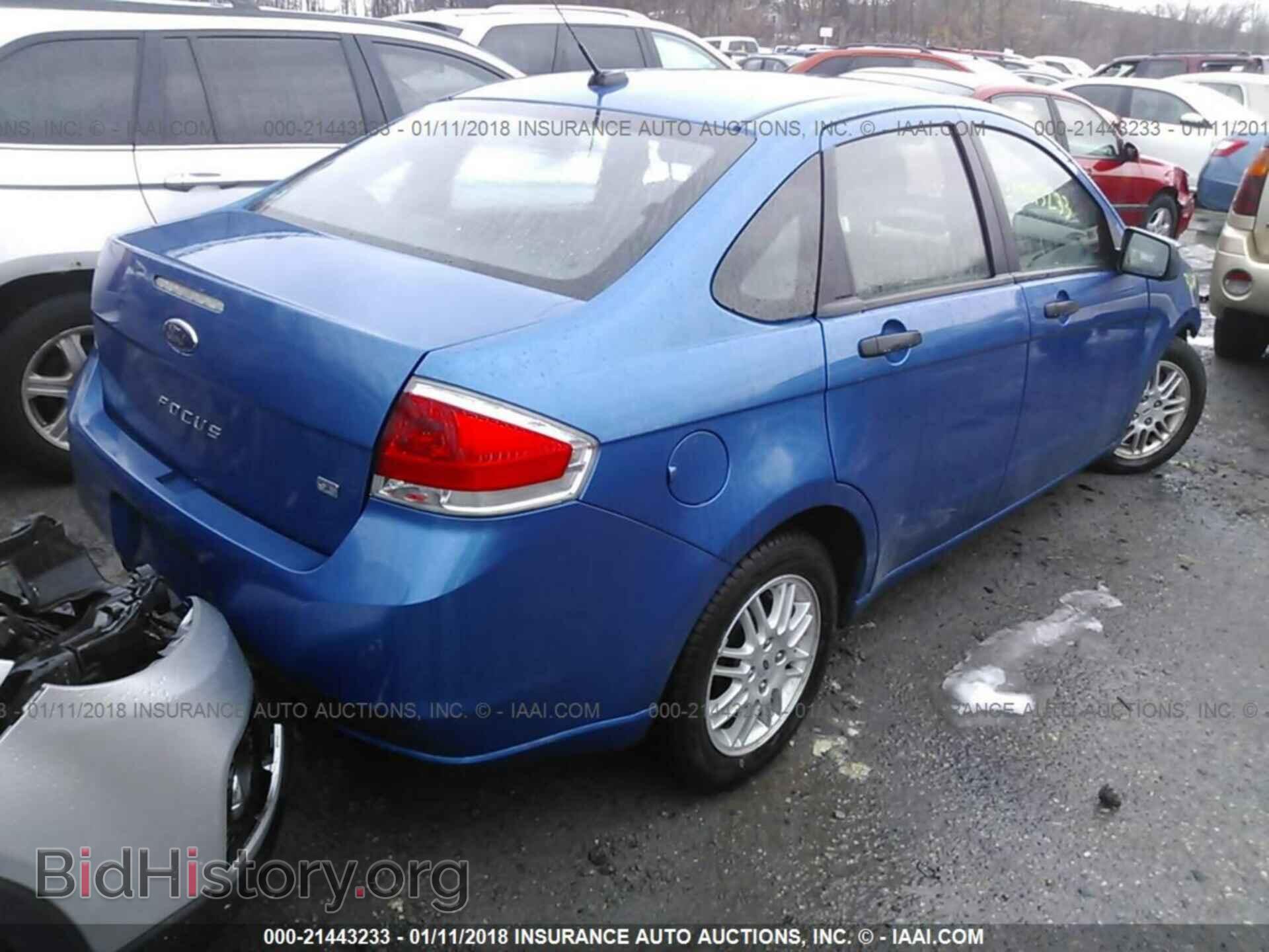 2011 Ford Focus - VIN: 1FAHP3FN3BW104085 - Фото 4