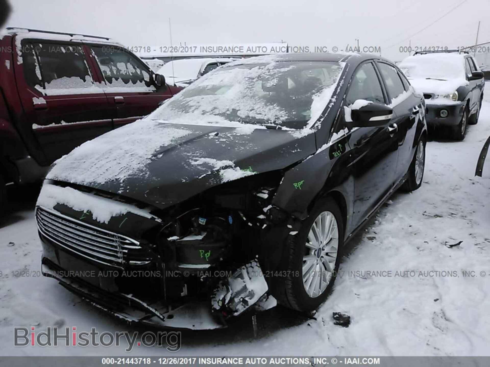 2016 Ford Focus - VIN: 1FADP3J25GL202247 - Фото 2