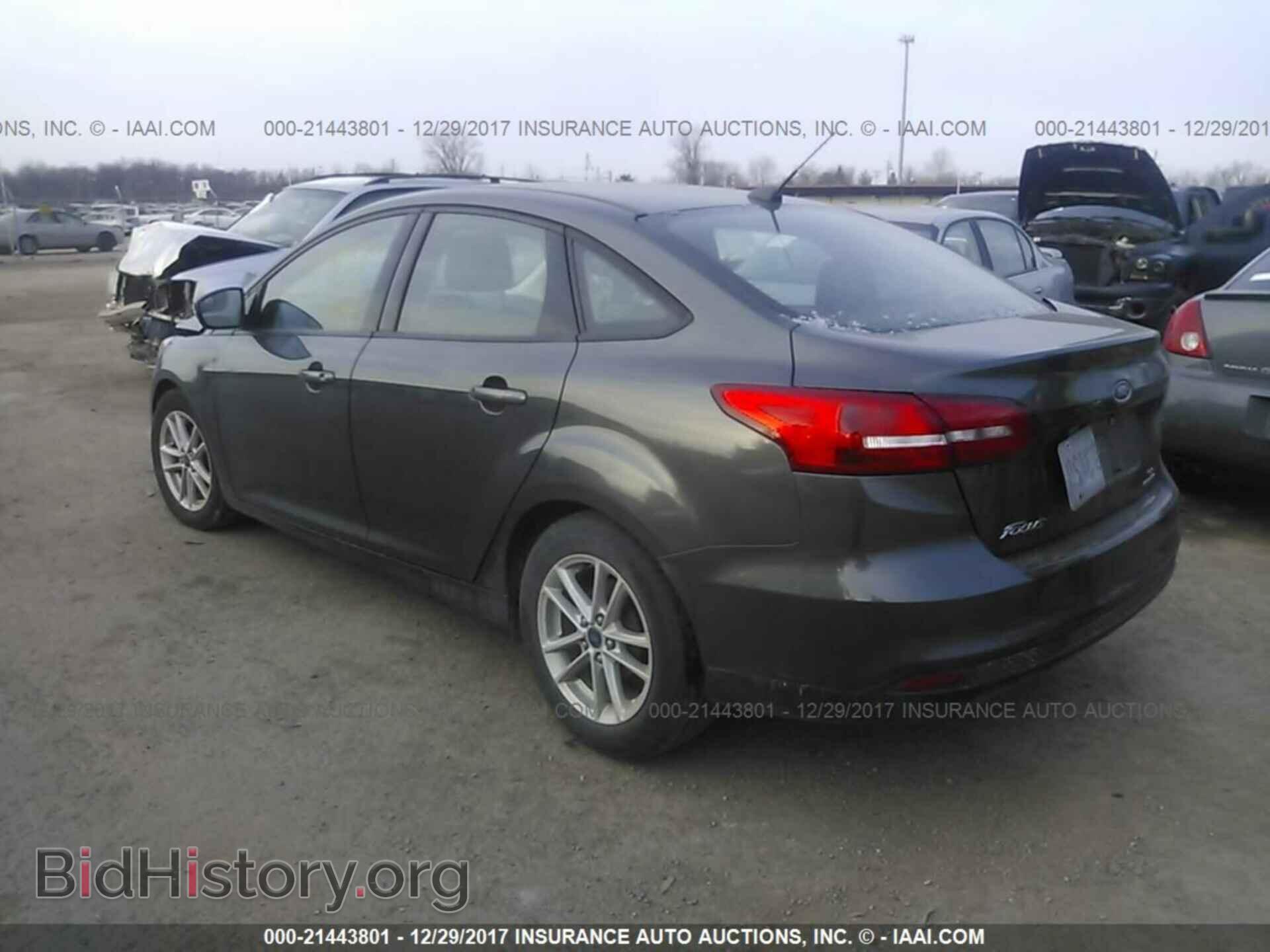 2016 Ford Focus - VIN: 1FADP3F21GL384389 - Photo 3