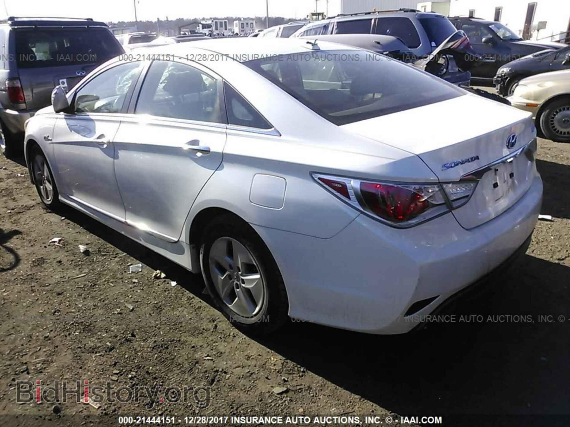 2012 Hyundai Sonata - VIN: KMHEC4A42CA054237 - Photo 3