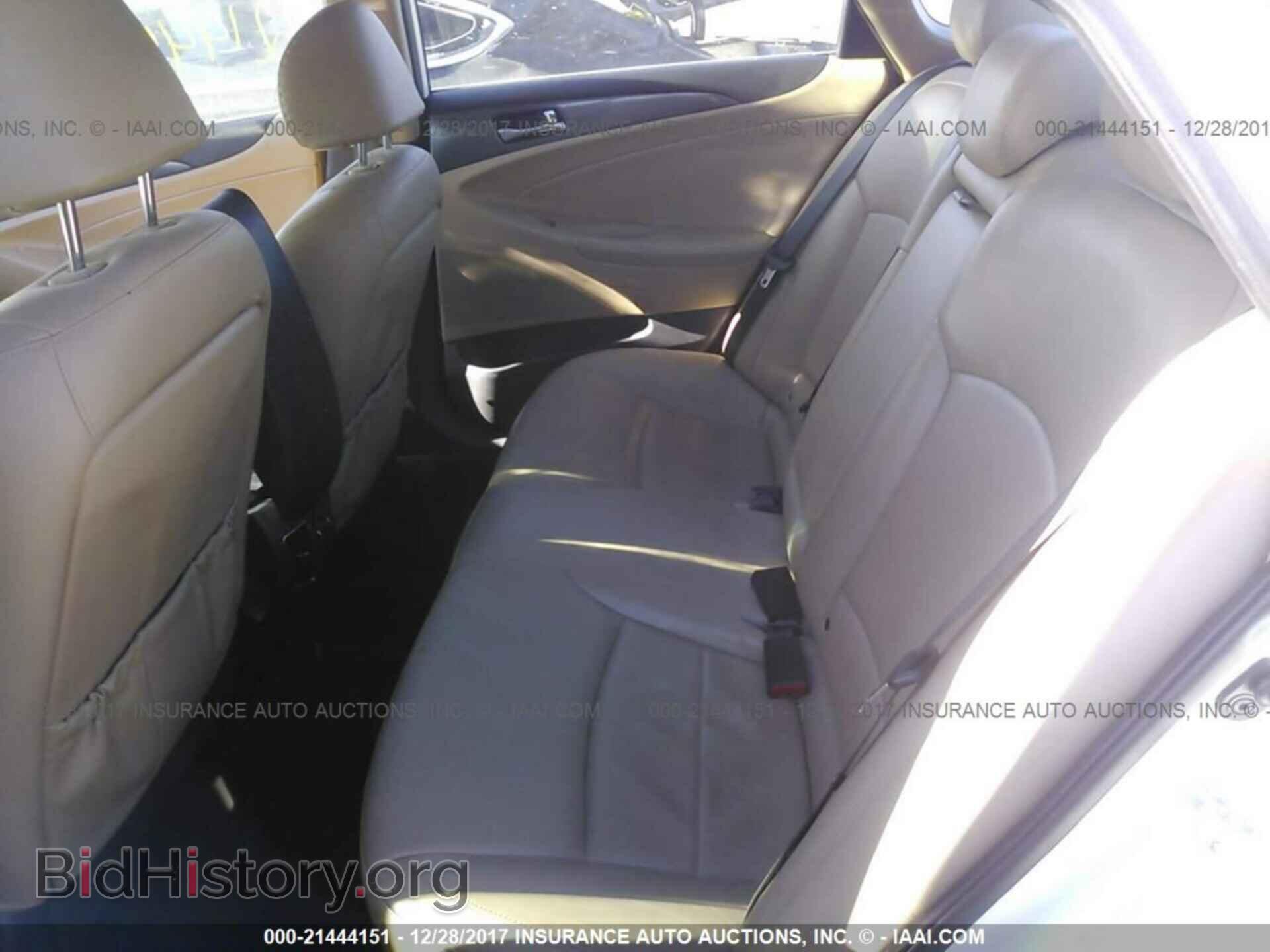 2012 Hyundai Sonata - VIN: KMHEC4A42CA054237 - Photo 8