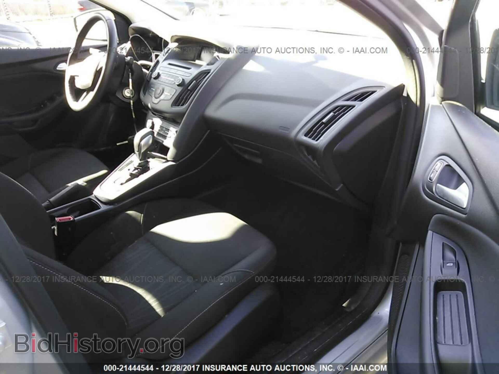 2016 Ford Focus - VIN: 1FADP3F27GL210813 - Фото 5