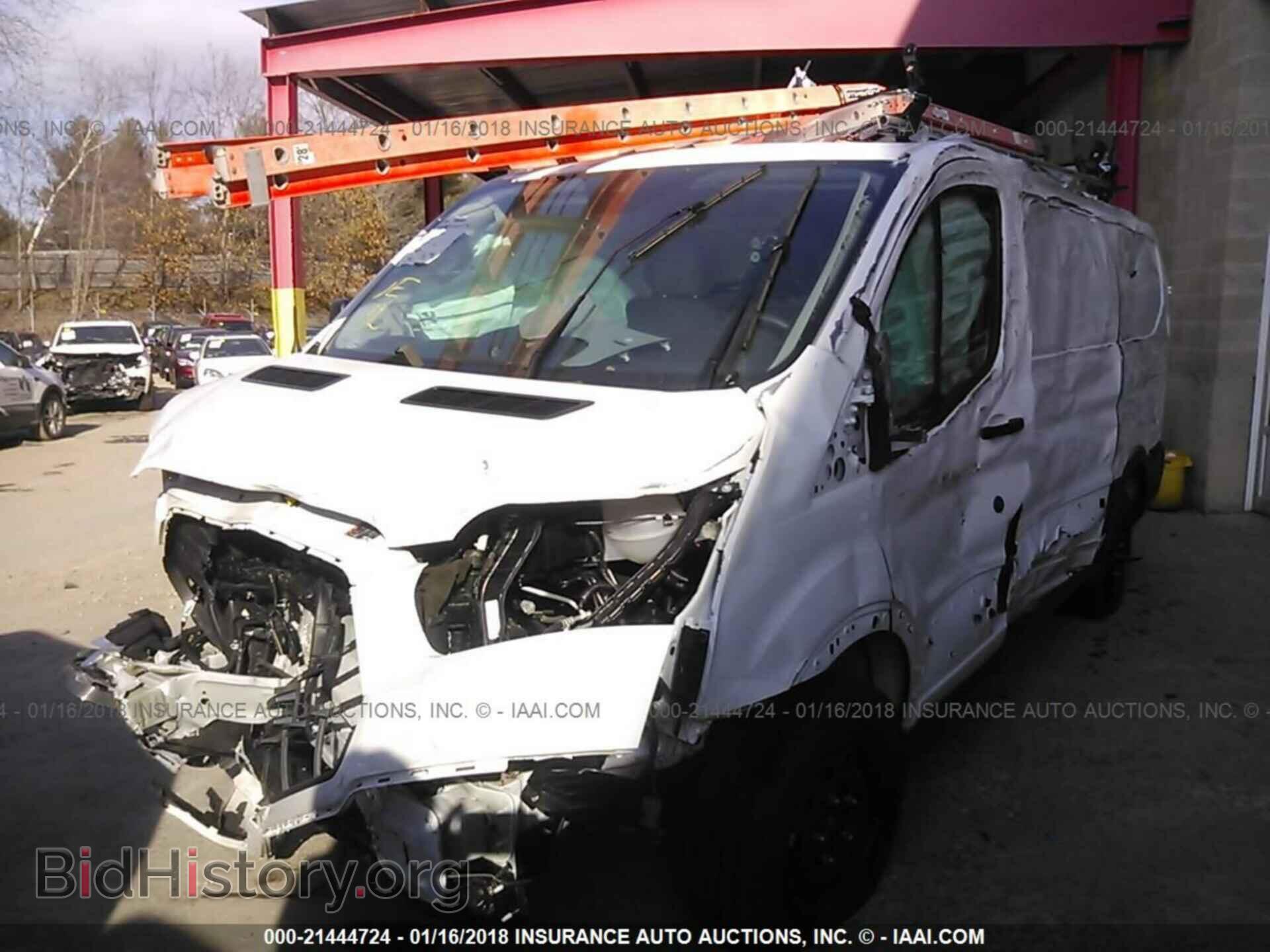 2017 Ford Transit - VIN: 1FTYR1YM5HKA91045 - Фото 2