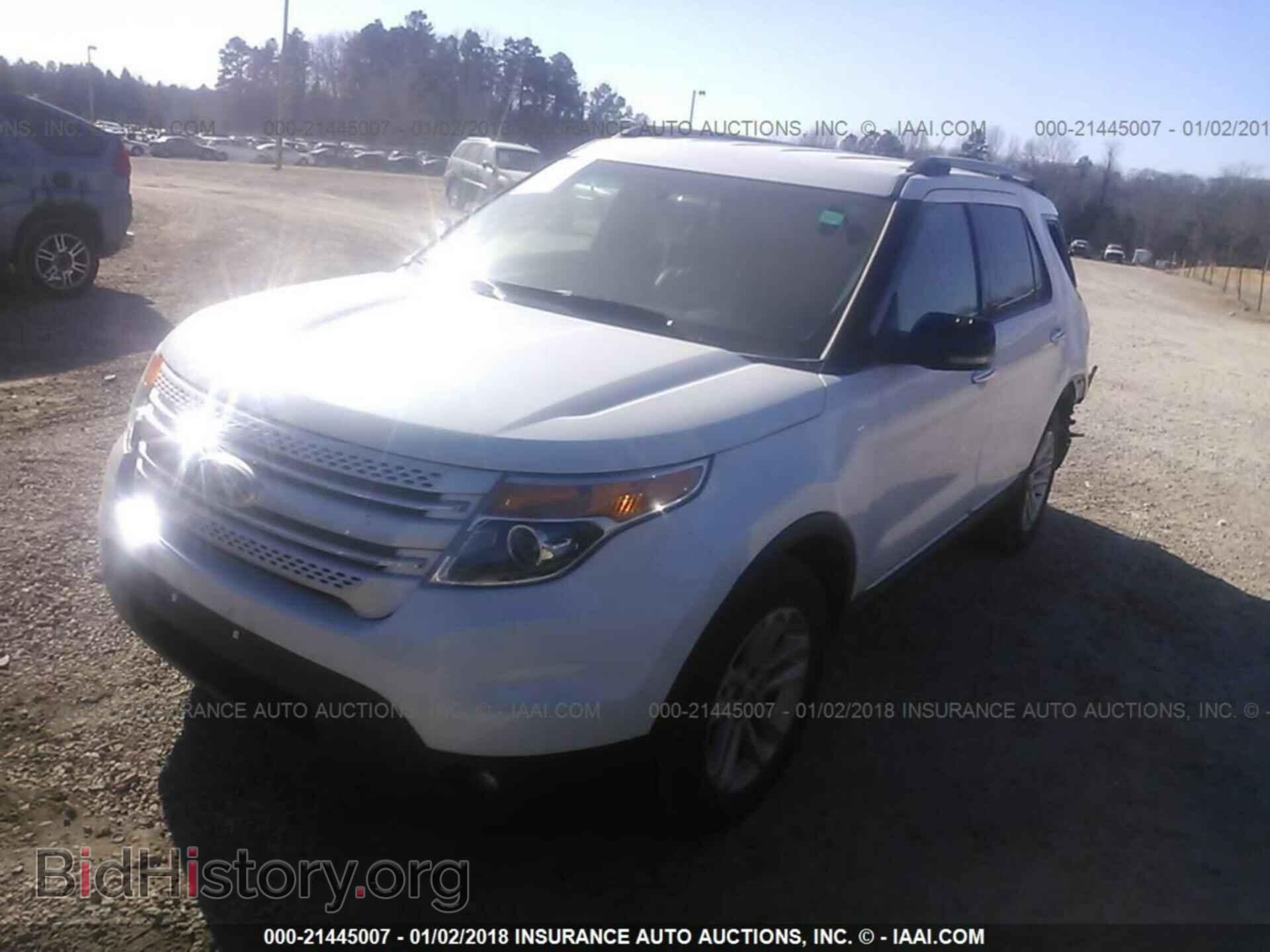 2011 Ford Explorer - VIN: 1FMHK7D81BGA41359 - Photo 2