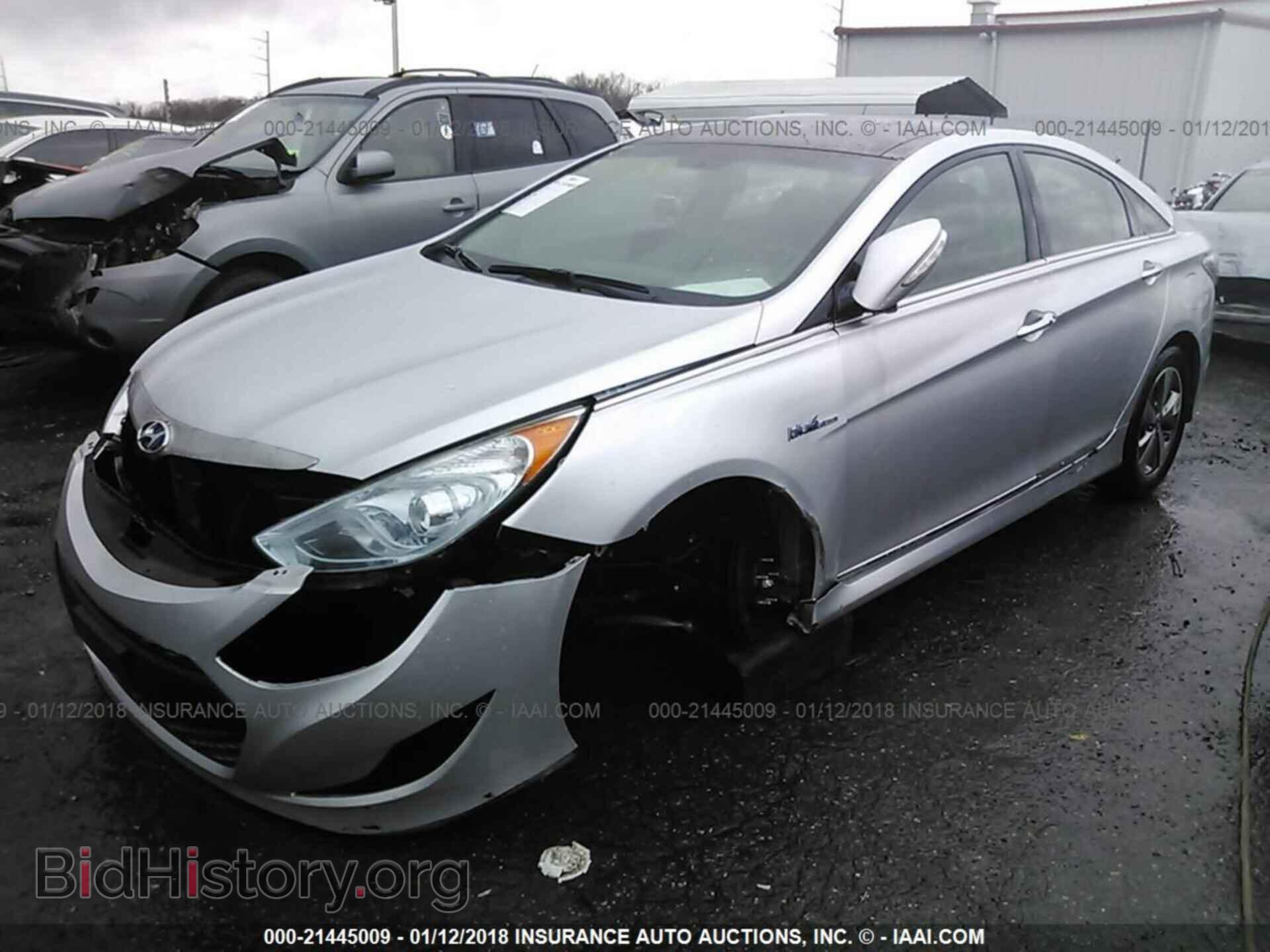 2012 Hyundai Sonata - VIN: KMHEC4A48CA027964 - Фото 2