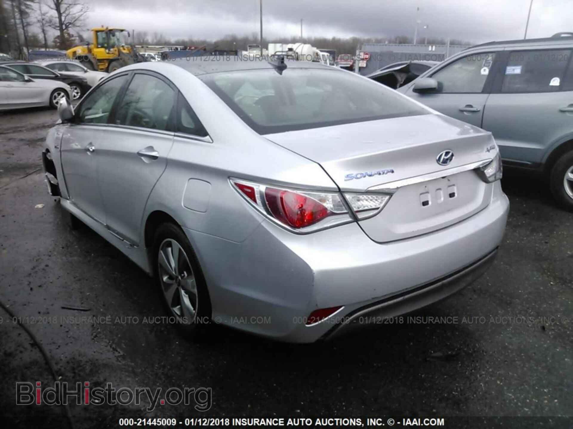 2012 Hyundai Sonata - VIN: KMHEC4A48CA027964 - Фото 3