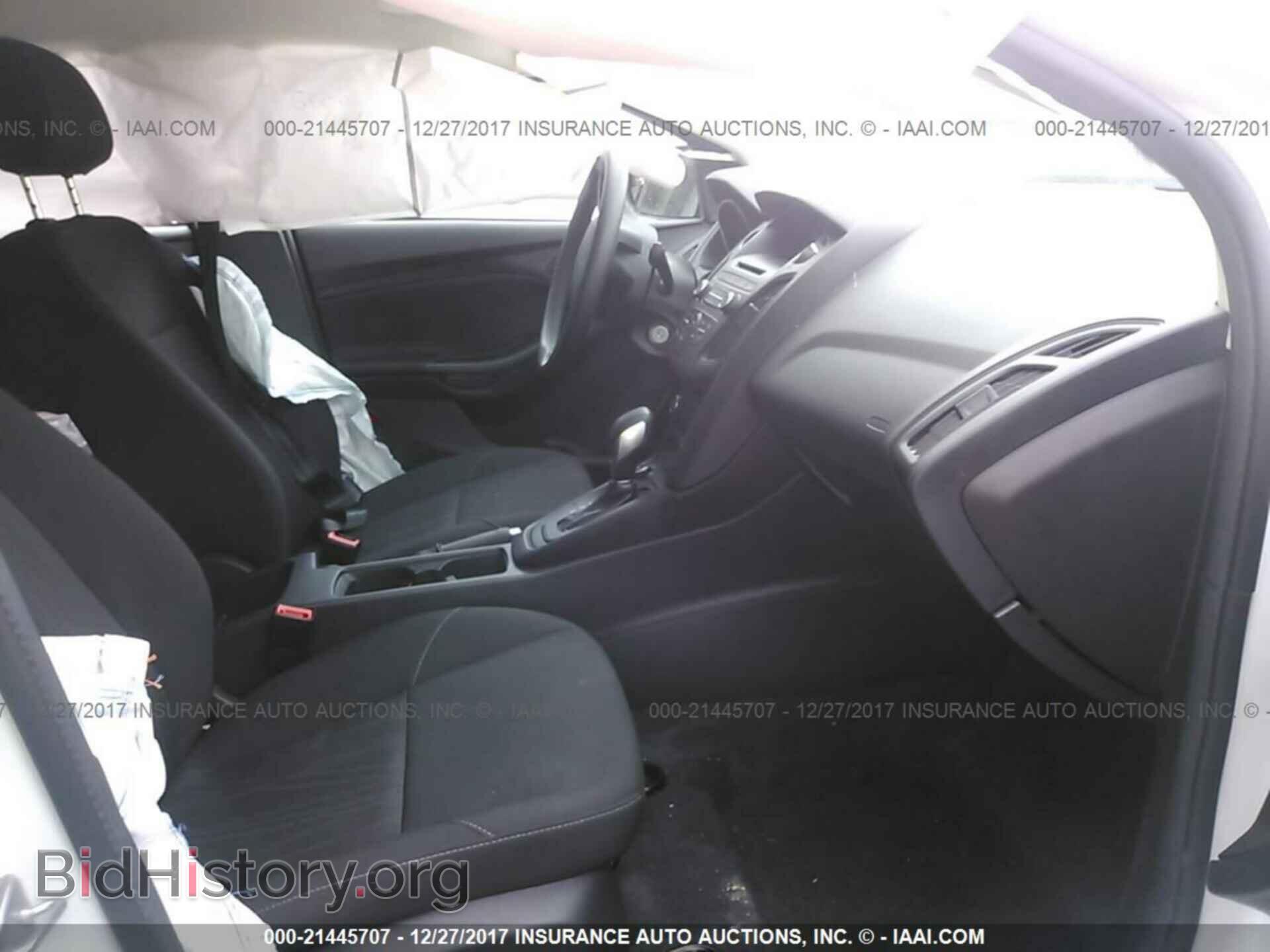 2017 Ford Focus - VIN: 1FADP3E21HL324227 - Photo 5