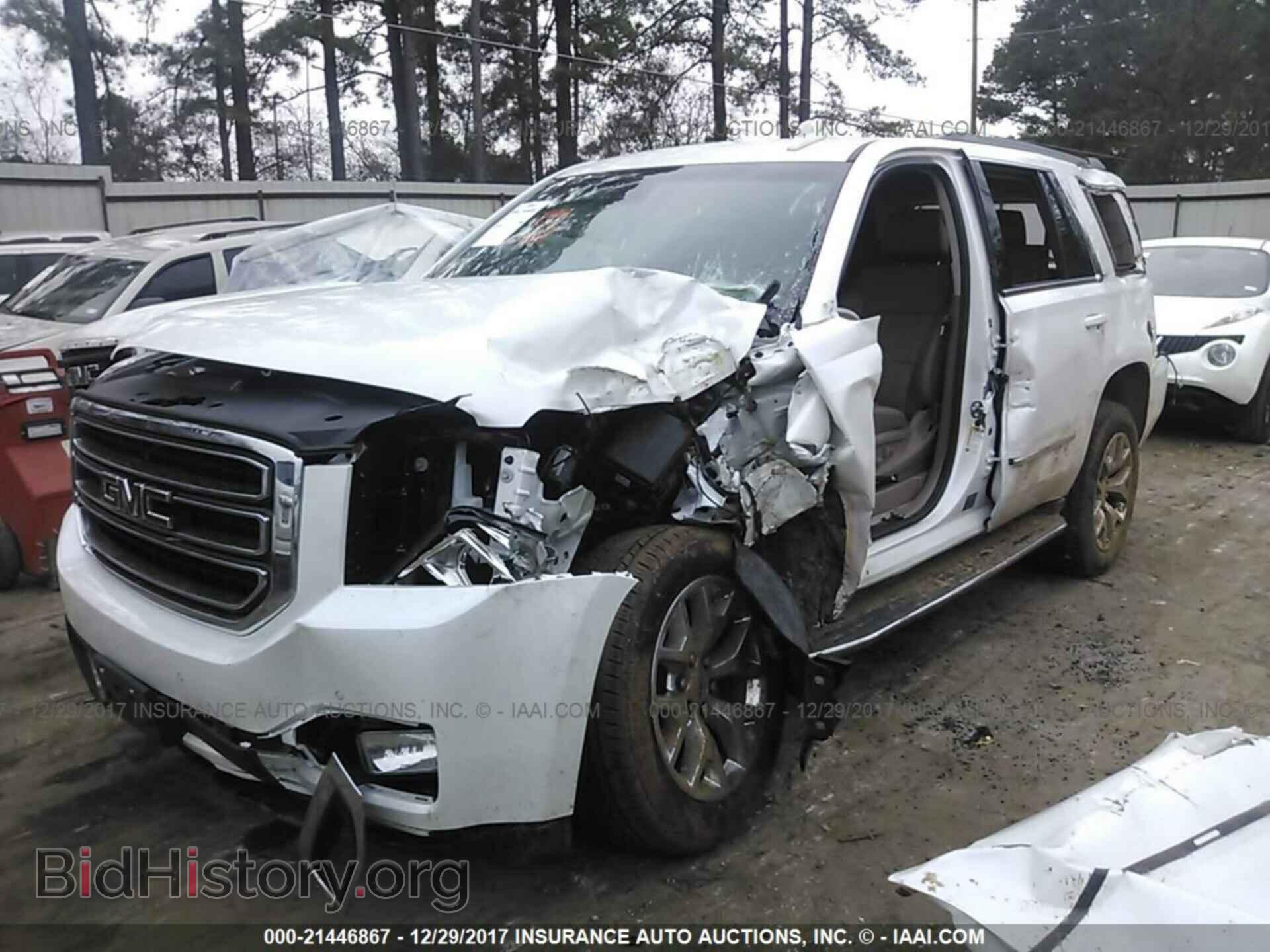2018 Gmc Yukon - VIN: 1GKS1BKCXJR163085 - Фото 2
