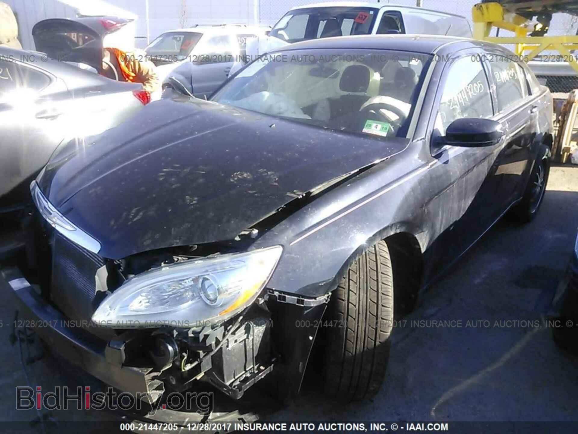 2012 Chrysler 200 - VIN: 1C3CCBAB6CN105587 - Photo 2