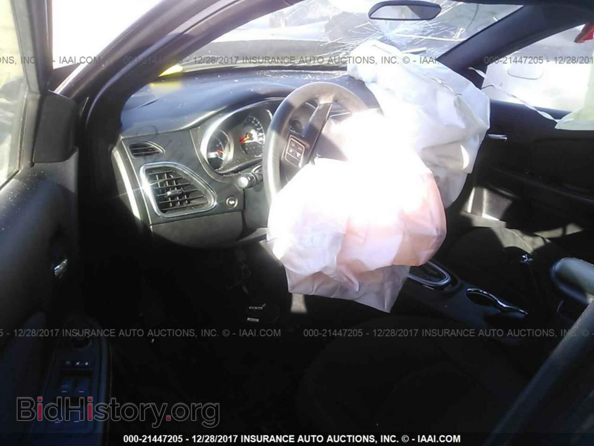 2012 Chrysler 200 - VIN: 1C3CCBAB6CN105587 - Photo 5