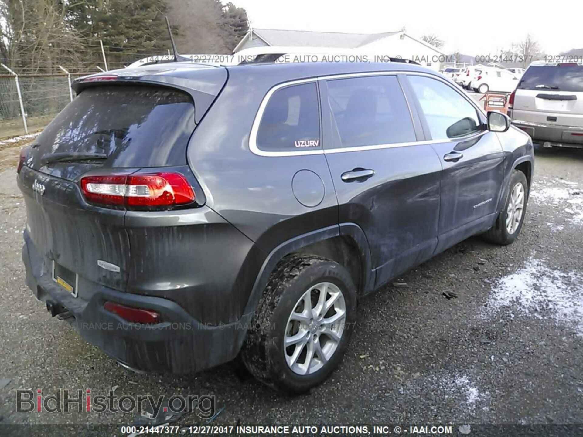2017 Jeep Cherokee - VIN: 1C4PJLCS6HW617194 - Photo 4