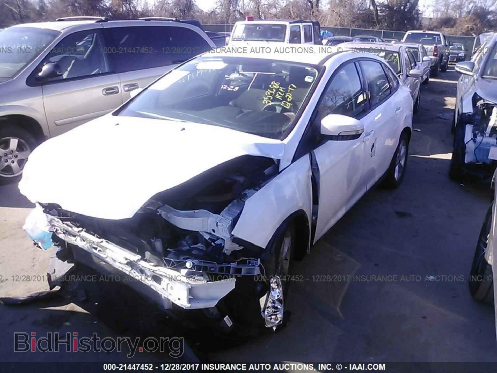 2013 Ford Focus - VIN: 1FADP3F27DL318635 - Фото 2