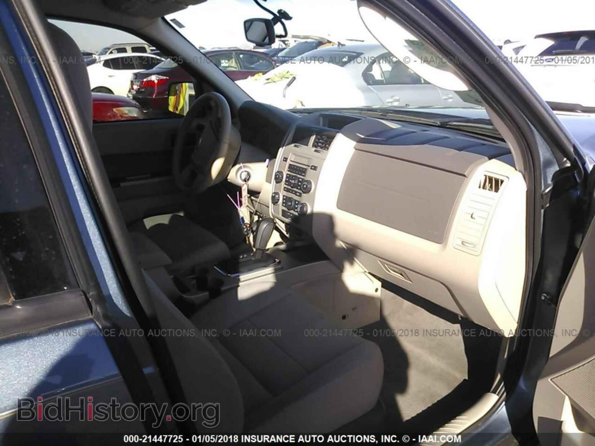 2011 Ford Escape - VIN: 1FMCU0DG8BKB53270 - Photo 5