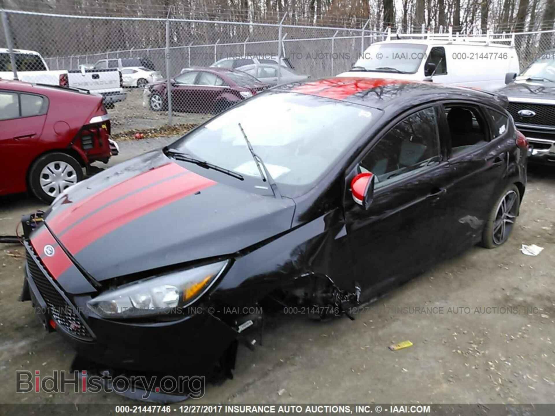 2016 Ford Focus - VIN: 1FADP3L90GL357086 - Photo 2