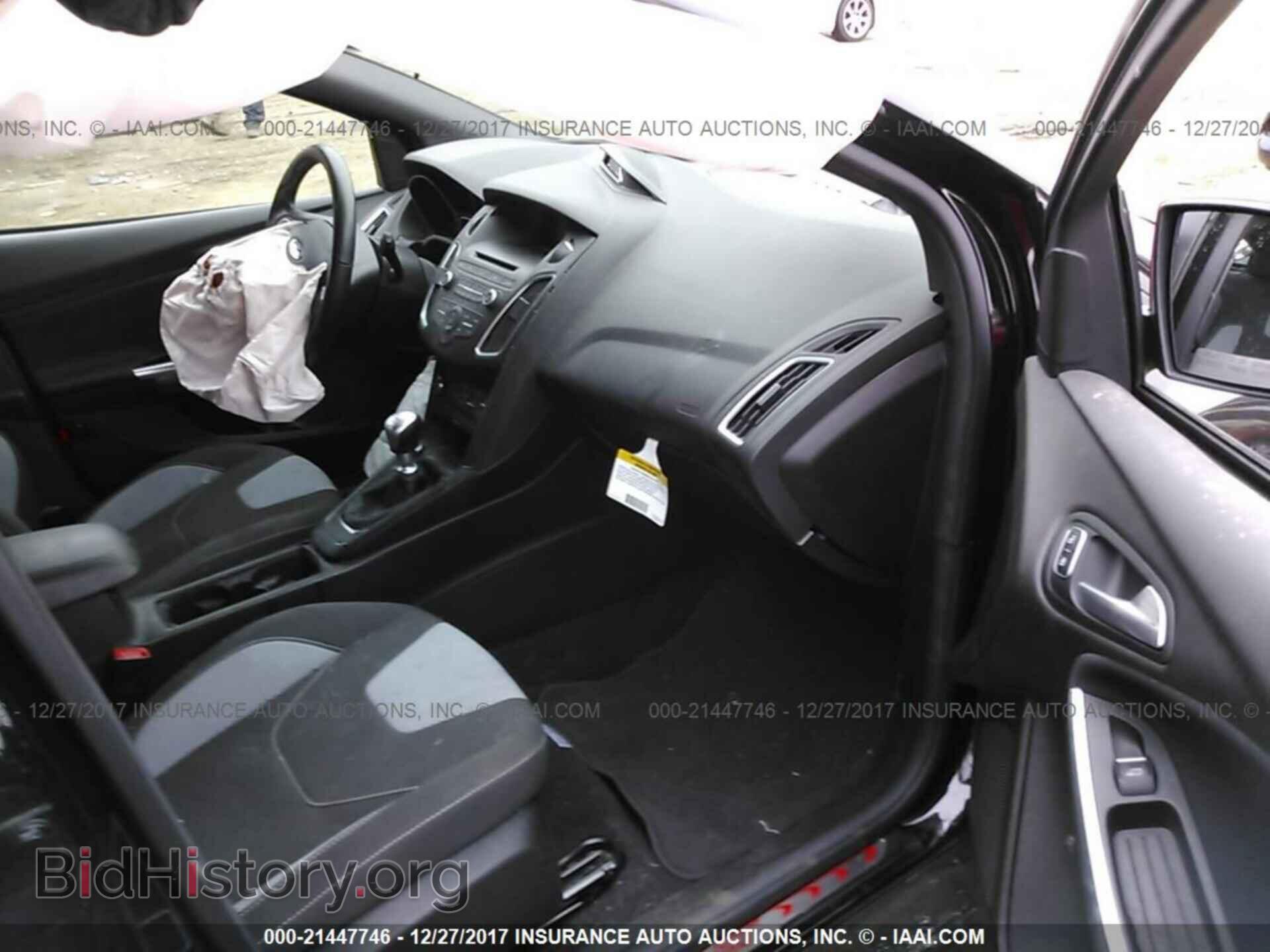 2016 Ford Focus - VIN: 1FADP3L90GL357086 - Photo 5