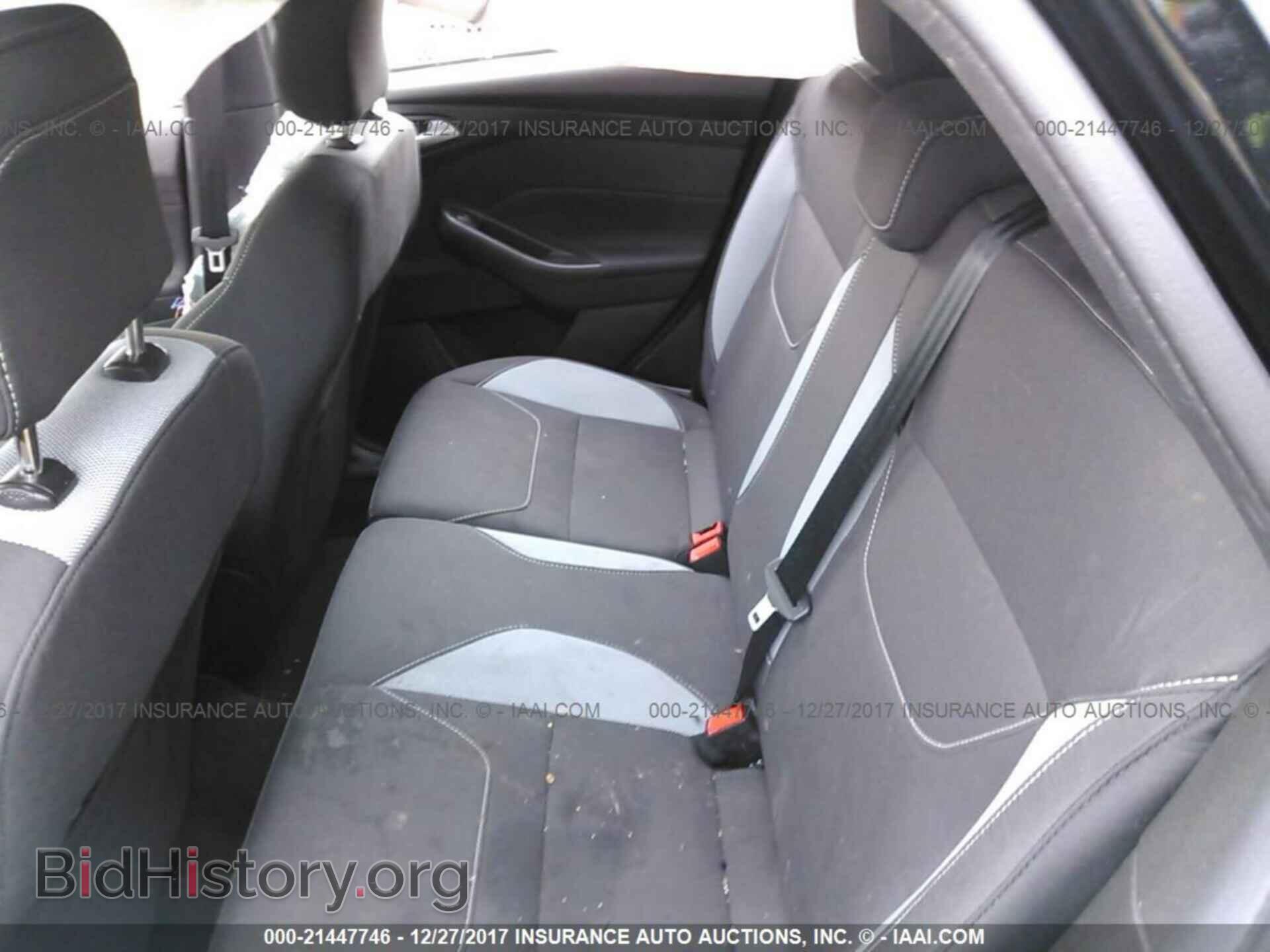 2016 Ford Focus - VIN: 1FADP3L90GL357086 - Photo 8