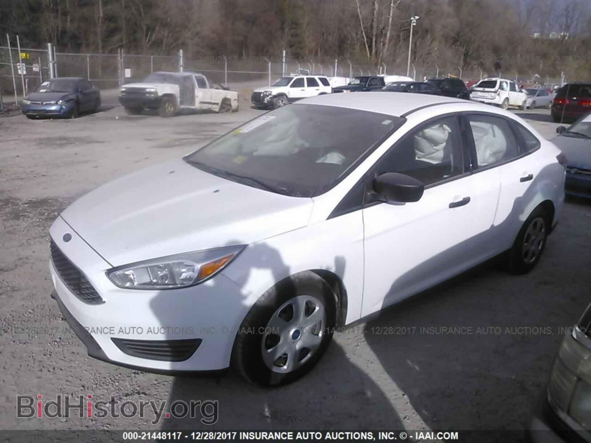 2017 Ford Focus - VIN: 1FADP3E20HL289583 - Photo 2