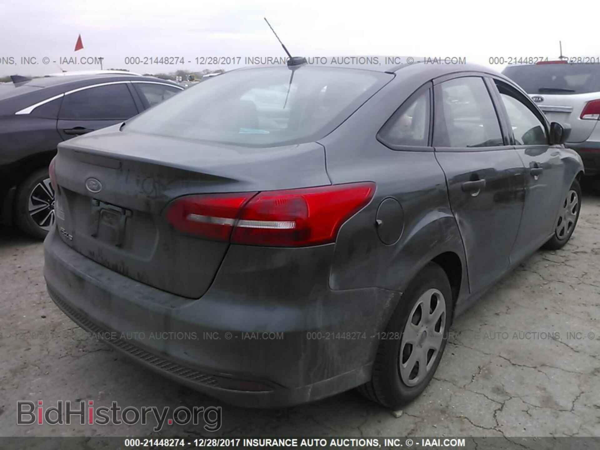 2017 Ford Focus - VIN: 1FADP3E29HL341793 - Photo 4