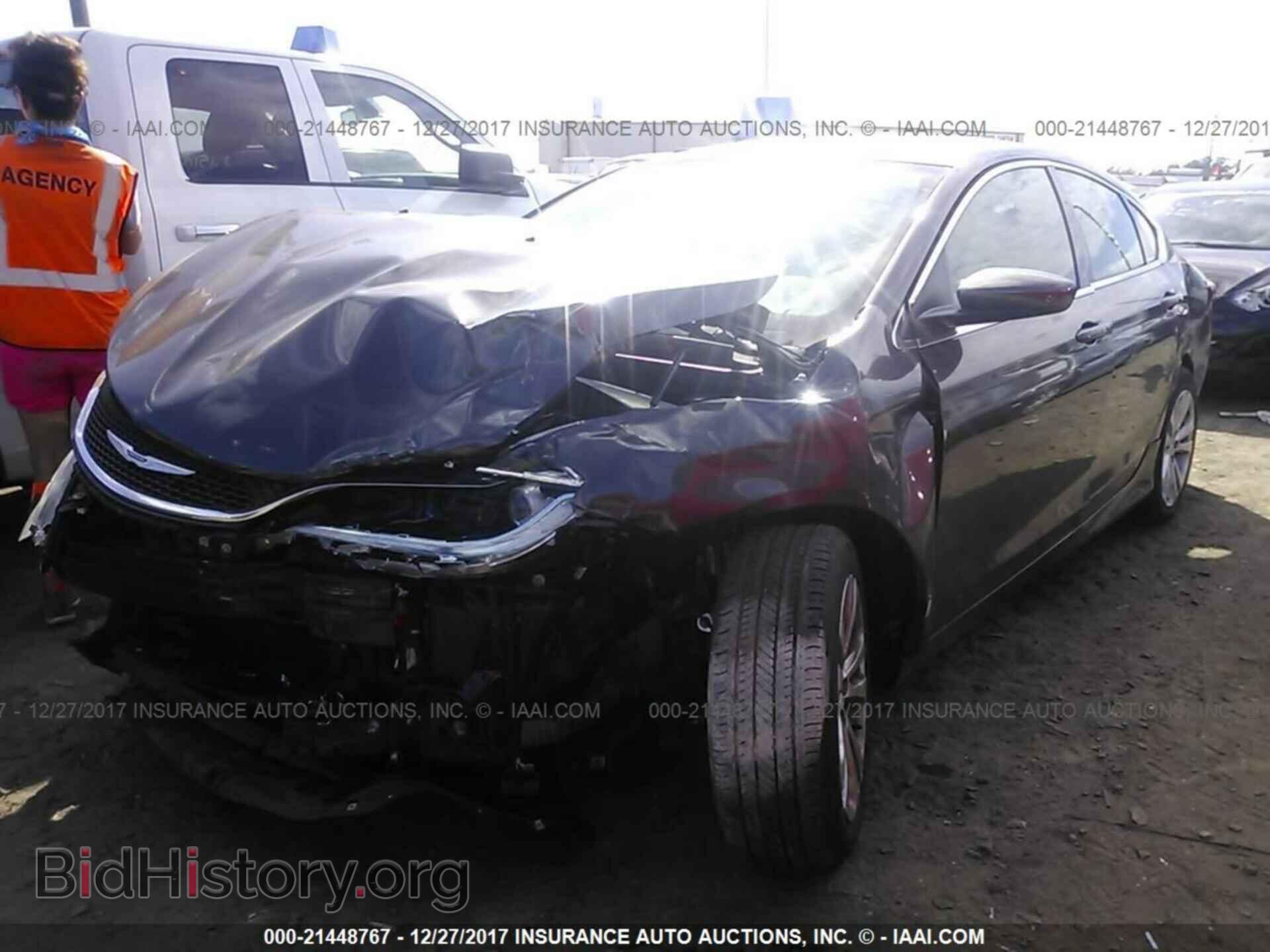 2015 Chrysler 200 - VIN: 1C3CCCAB4FN753875 - Photo 2