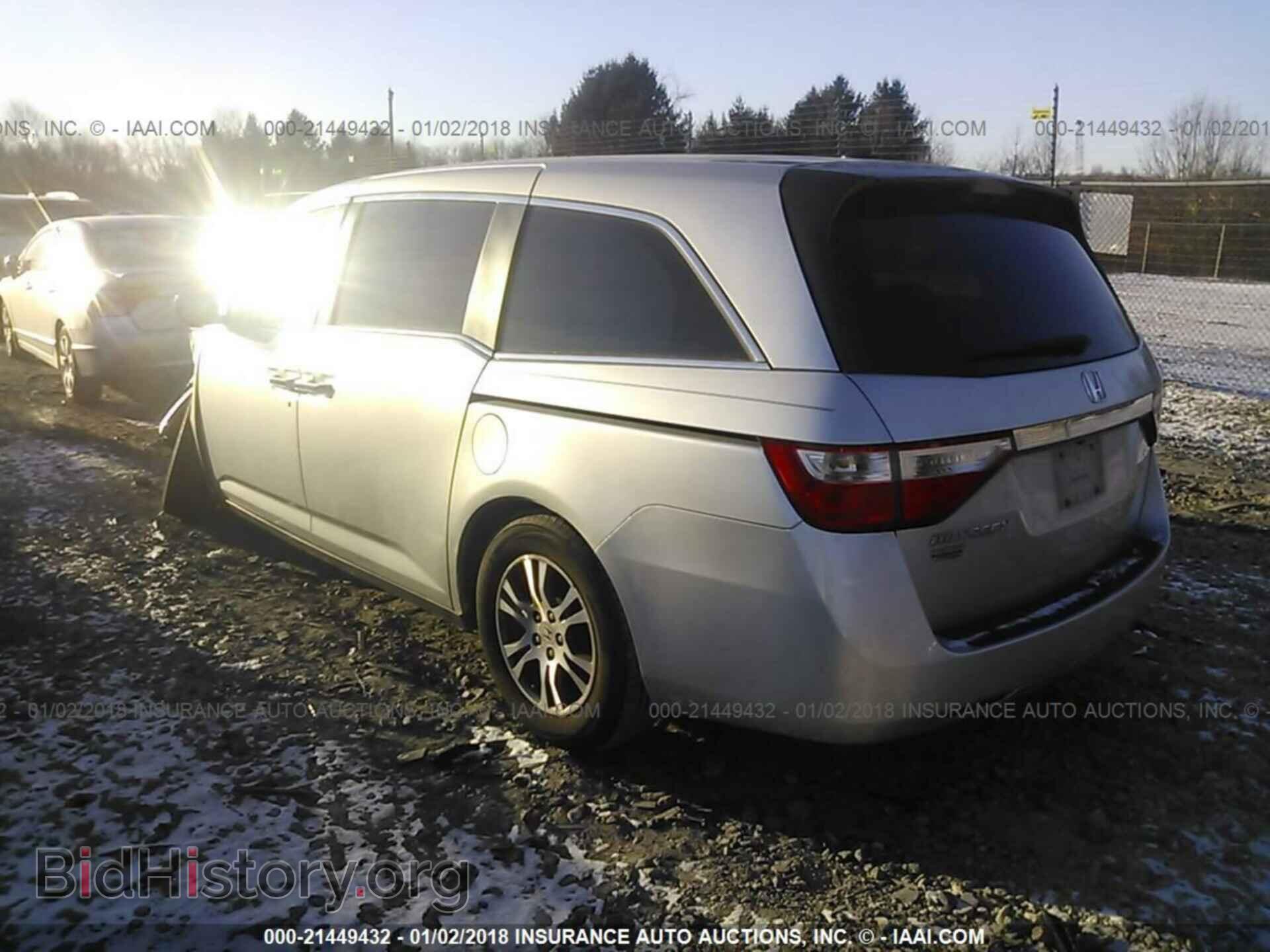 2011 Honda Odyssey - VIN: 5FNRL5H63BB010868 - Фото 3