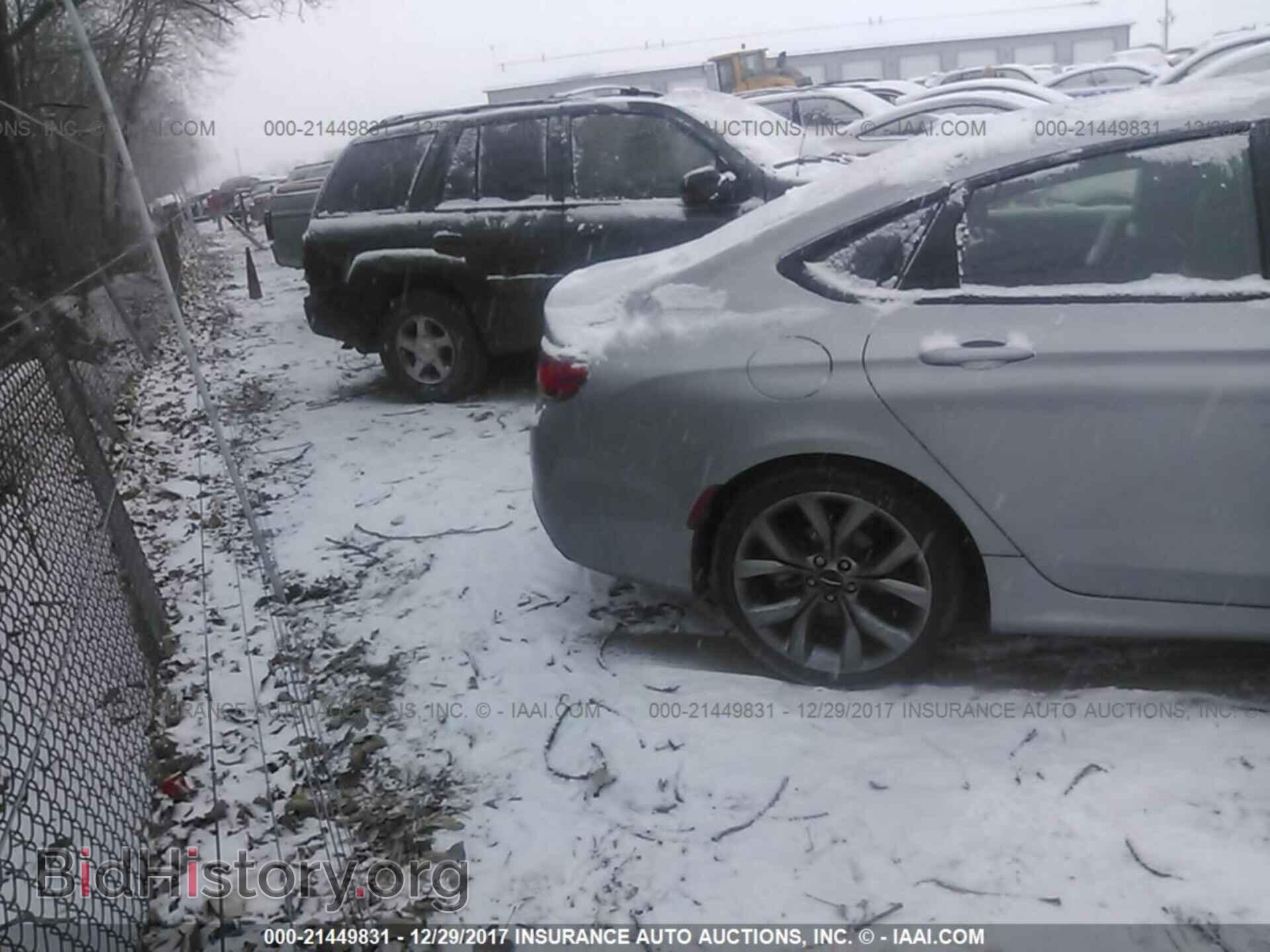 2016 Chrysler 200 - VIN: 1C3CCCBG9GN101863 - Фото 4
