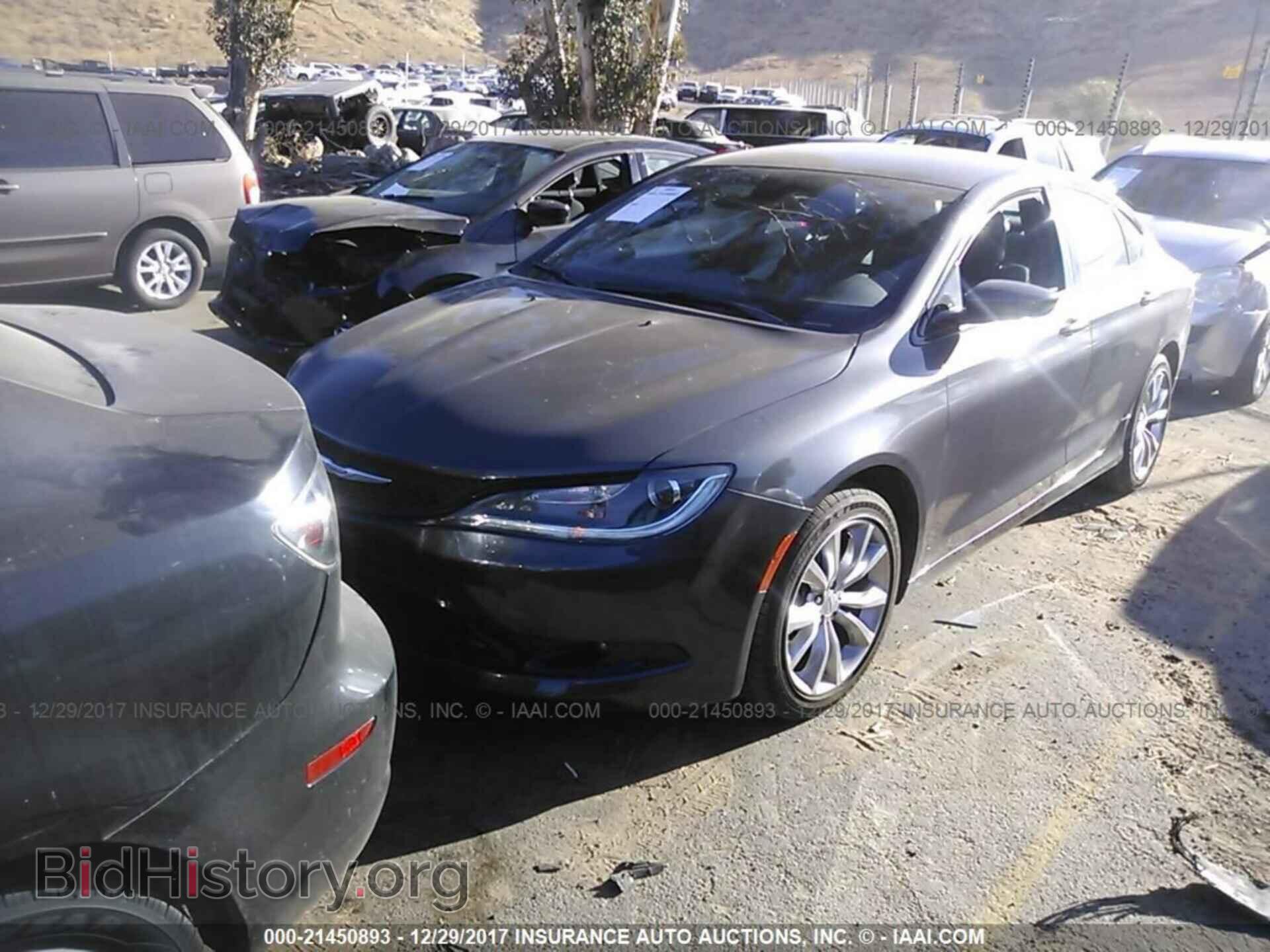 2015 Chrysler 200 - VIN: 1C3CCCBBXFN658980 - Photo 2