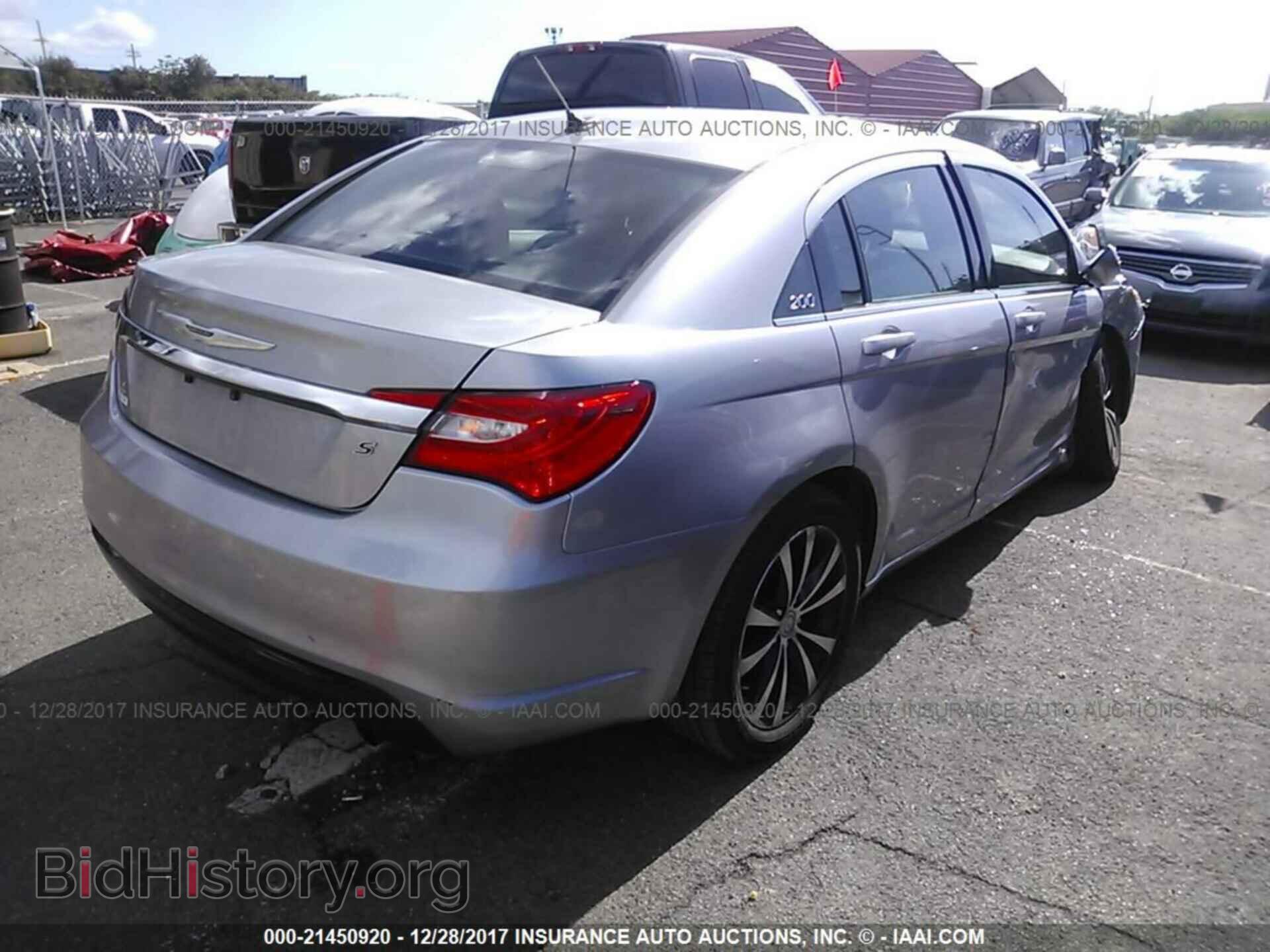 2013 Chrysler 200 - VIN: 1C3CCBBB2DN550179 - Photo 4