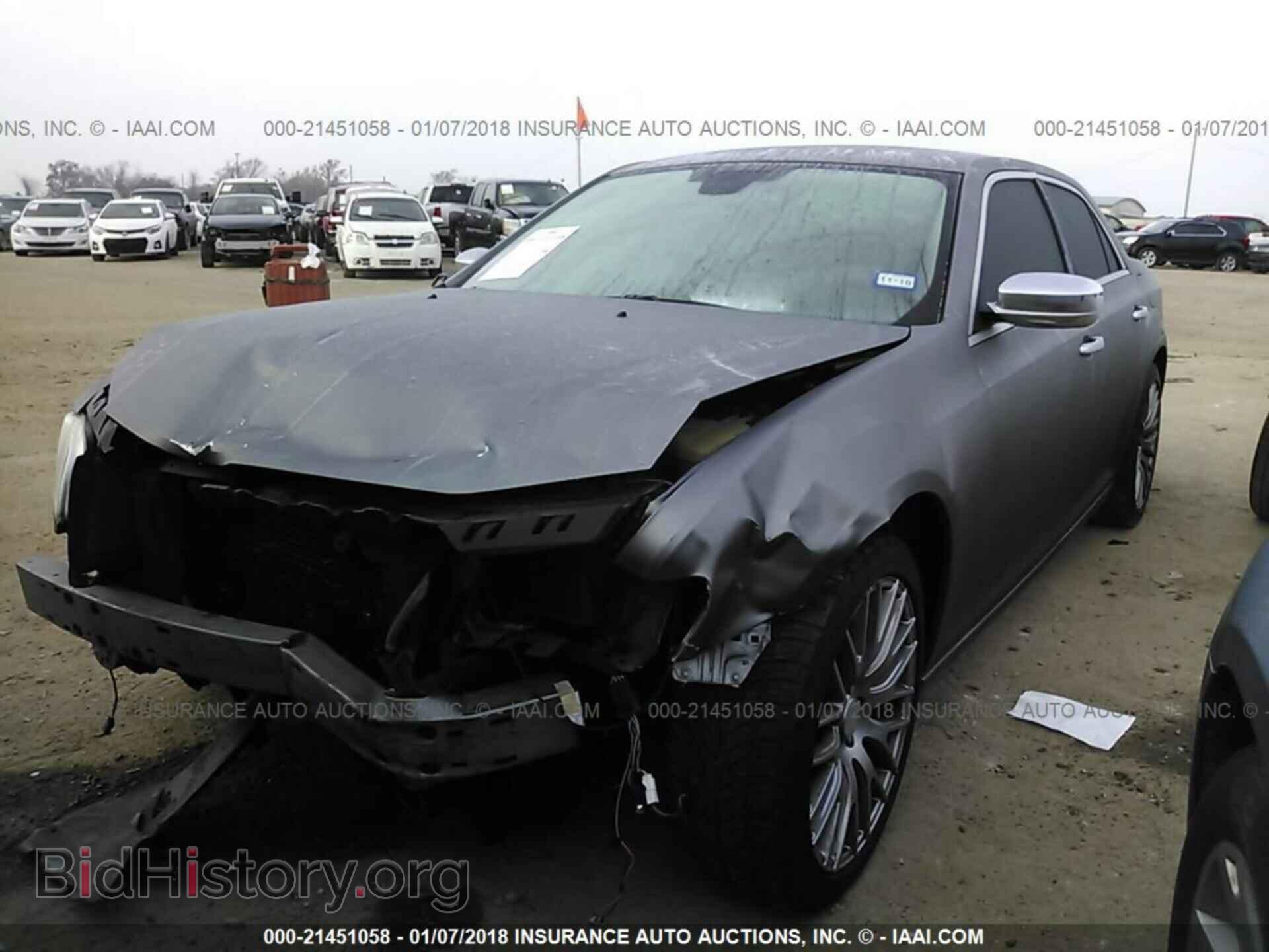 2011 Chrysler 300c - VIN: 2C3CA6CT2BH585394 - Photo 2