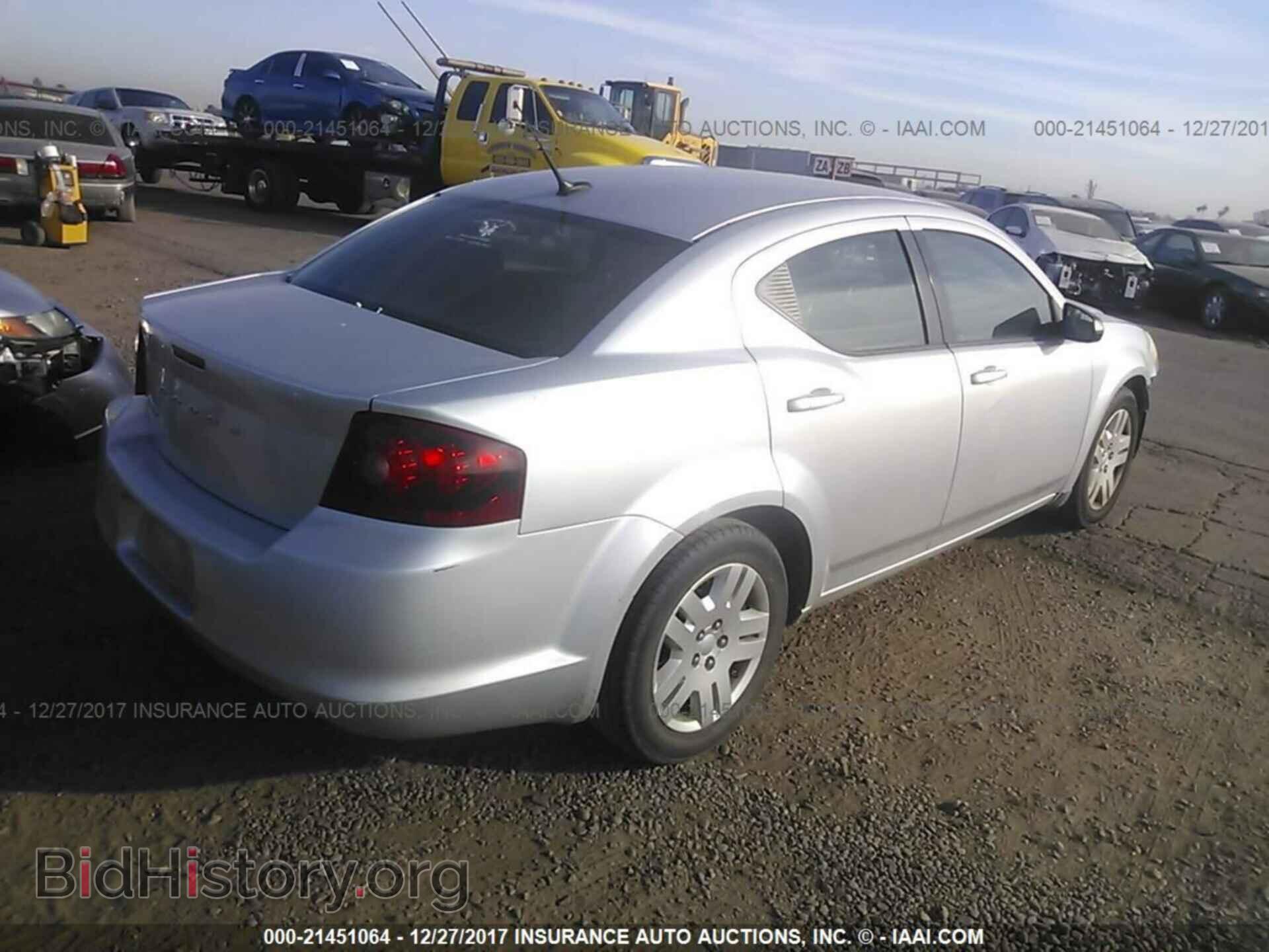 2011 Dodge Avenger - VIN: 1B3BD4FB3BN523579 - Фото 4