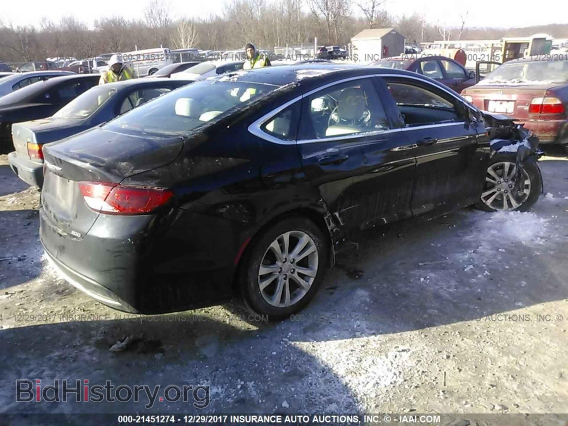 2015 Chrysler 200 - VIN: 1C3CCCAB0FN596331 - Photo 4