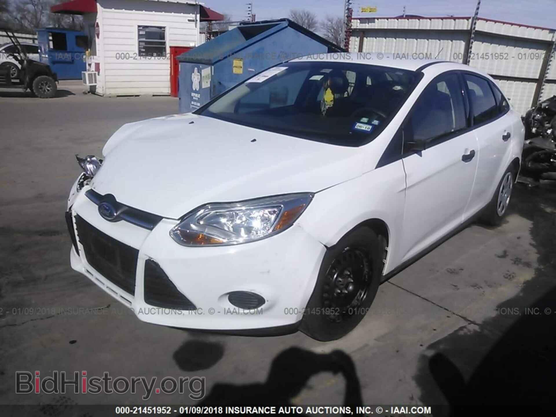 2013 Ford Focus - VIN: 1FADP3E25DL289931 - Photo 2