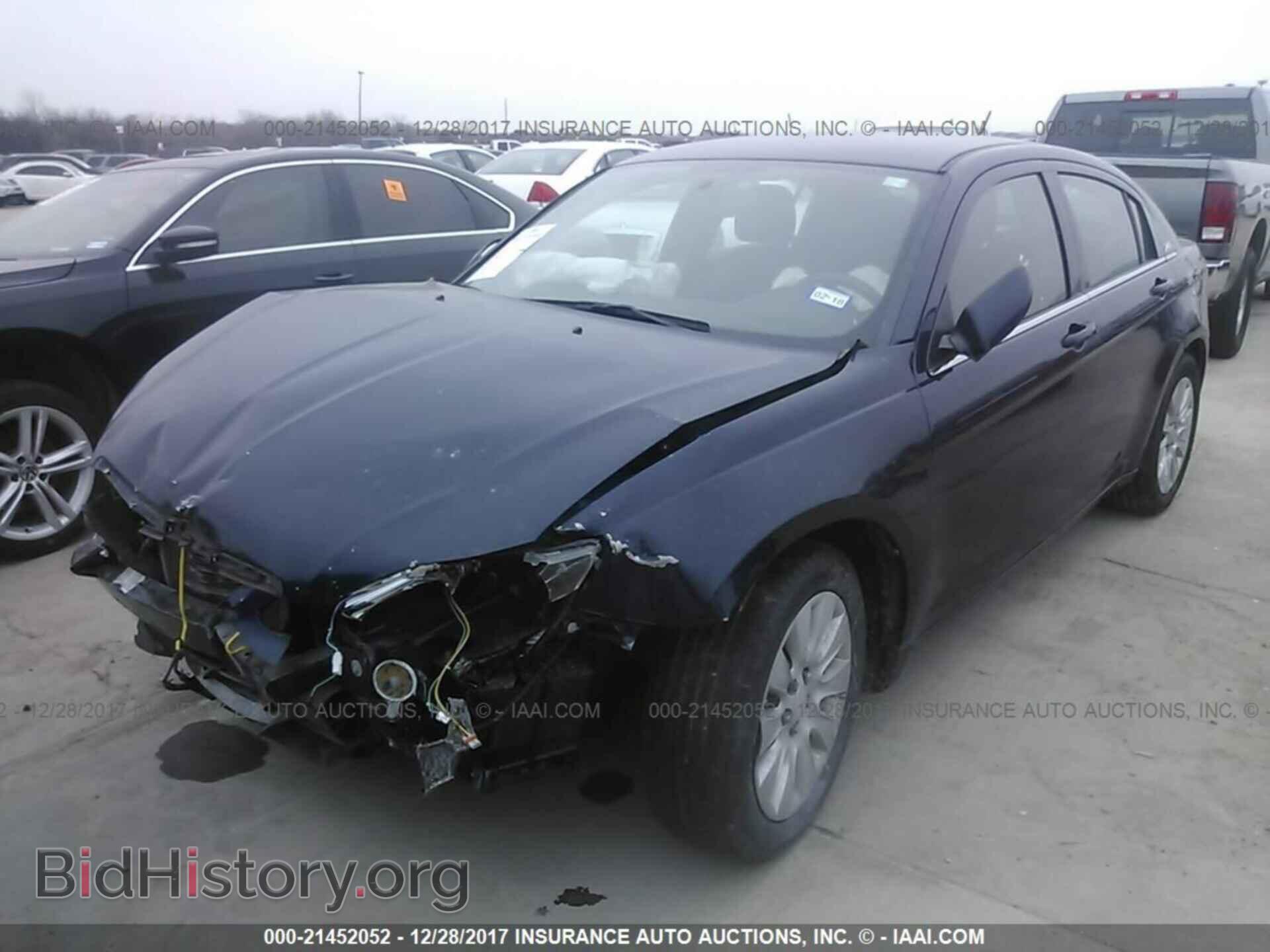 2013 Chrysler 200 - VIN: 1C3CCBAG1DN736308 - Photo 2