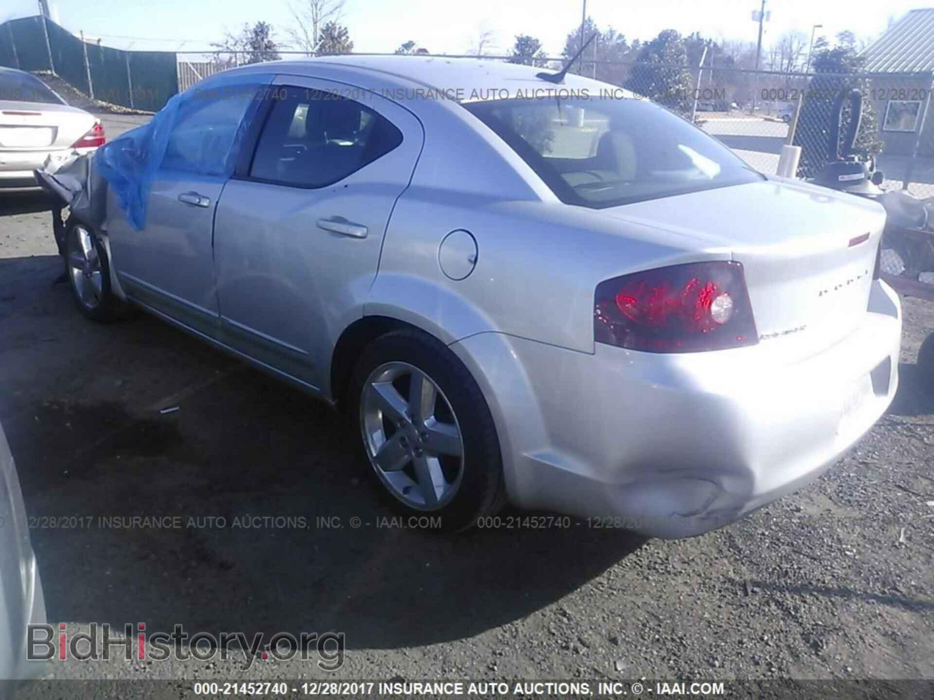 2011 Dodge Avenger - VIN: 1B3BD4FB4BN556154 - Photo 3