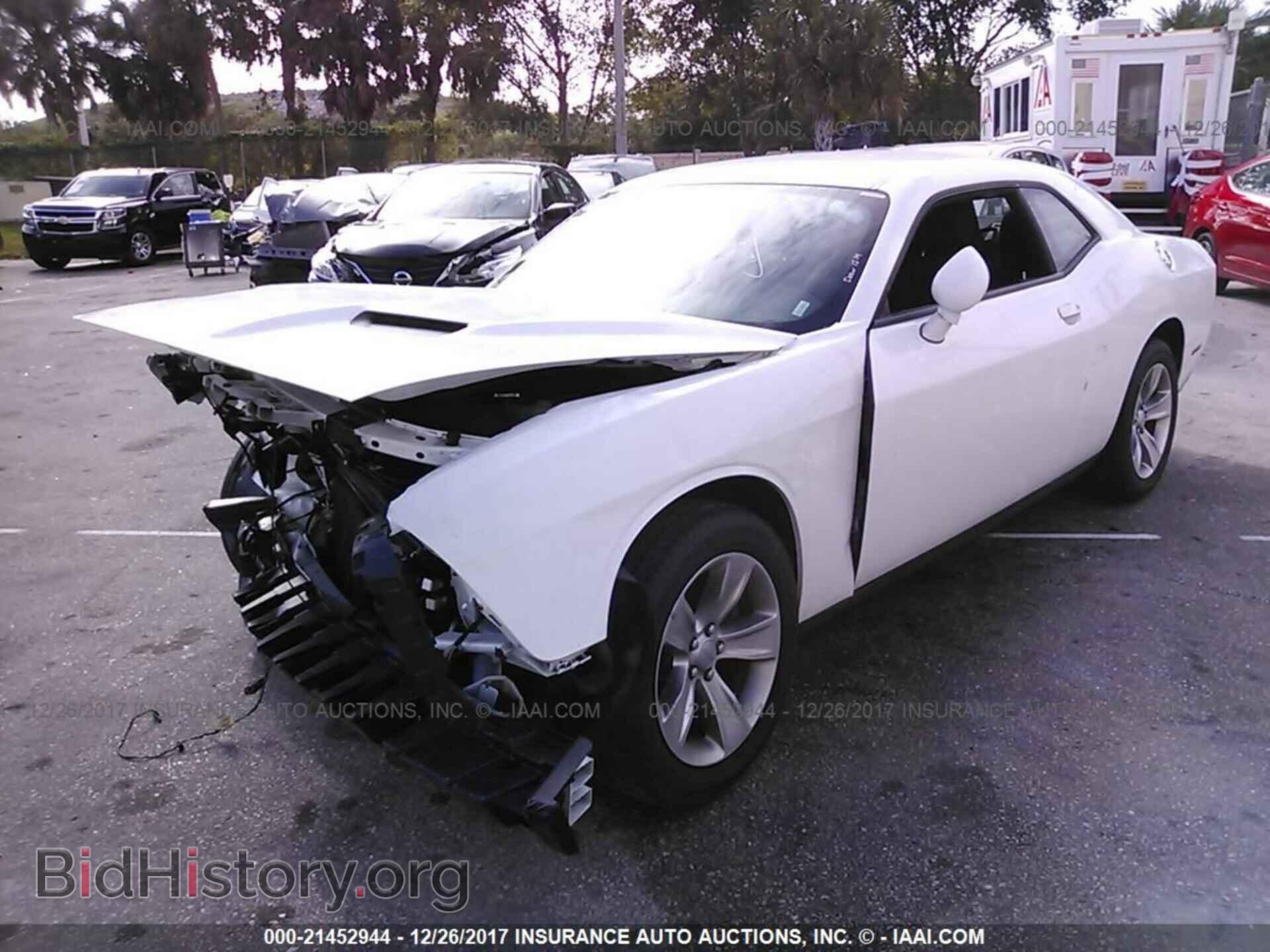 2017 Dodge Challenger - VIN: 2C3CDZAG1HH568738 - Фото 2
