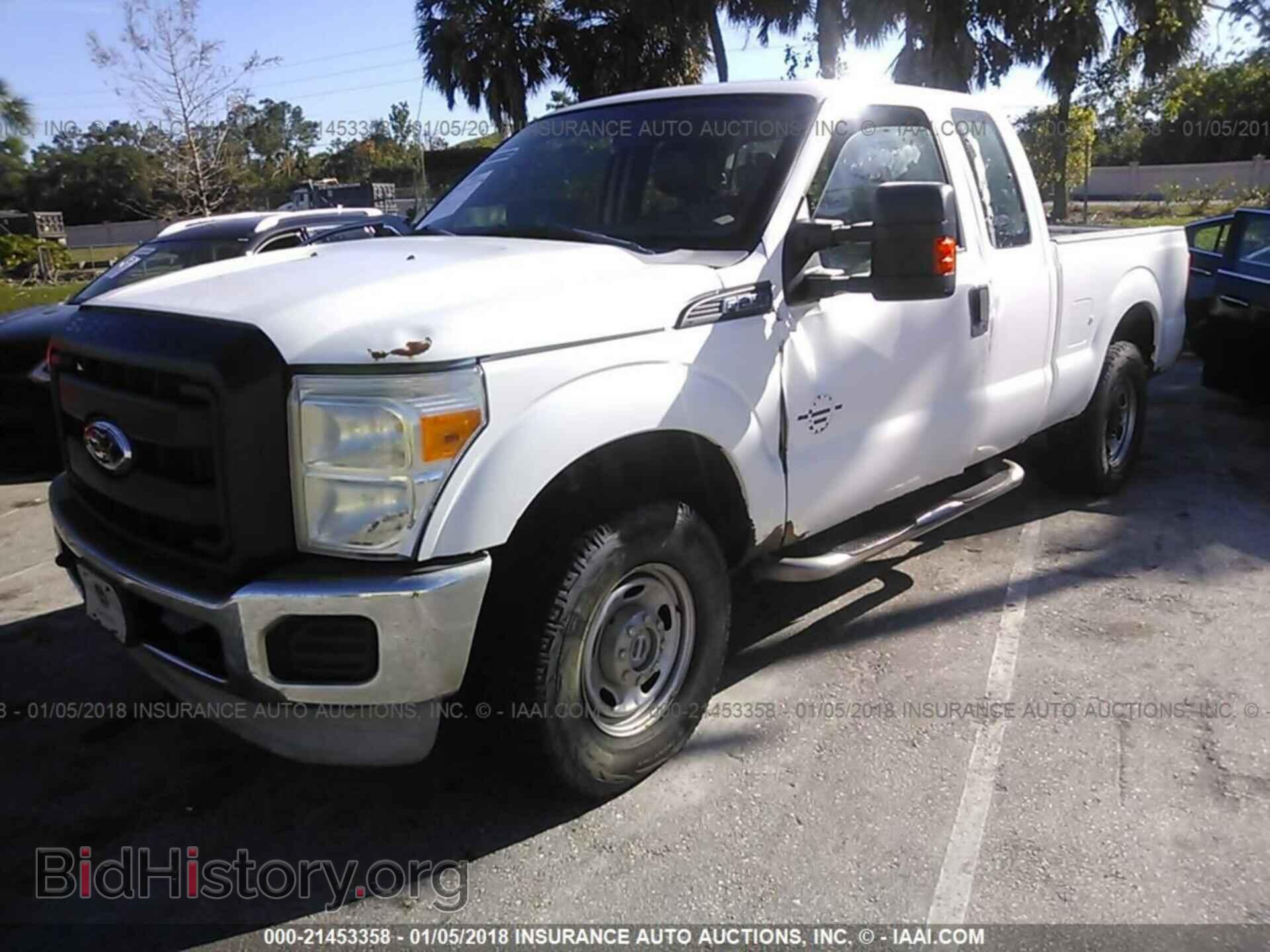 2011 Ford F250 - VIN: 1FT7X2BT2BEC44641 - Фото 2