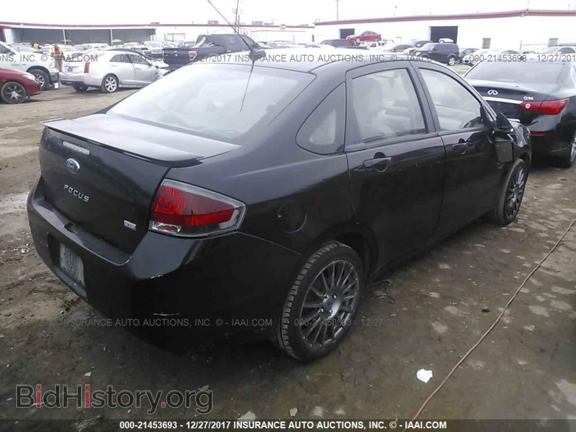 2011 Ford Focus - VIN: 1FAHP3GN9BW202021 - Фото 4