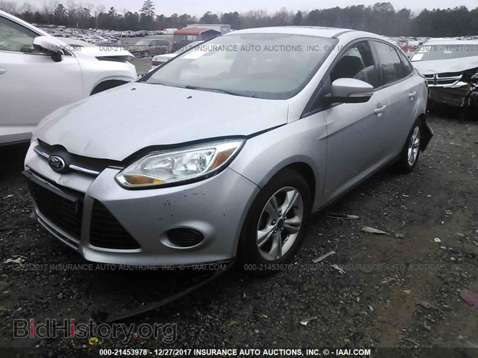 2013 Ford Focus - VIN: 1FADP3F2XDL145872 - Фото 2