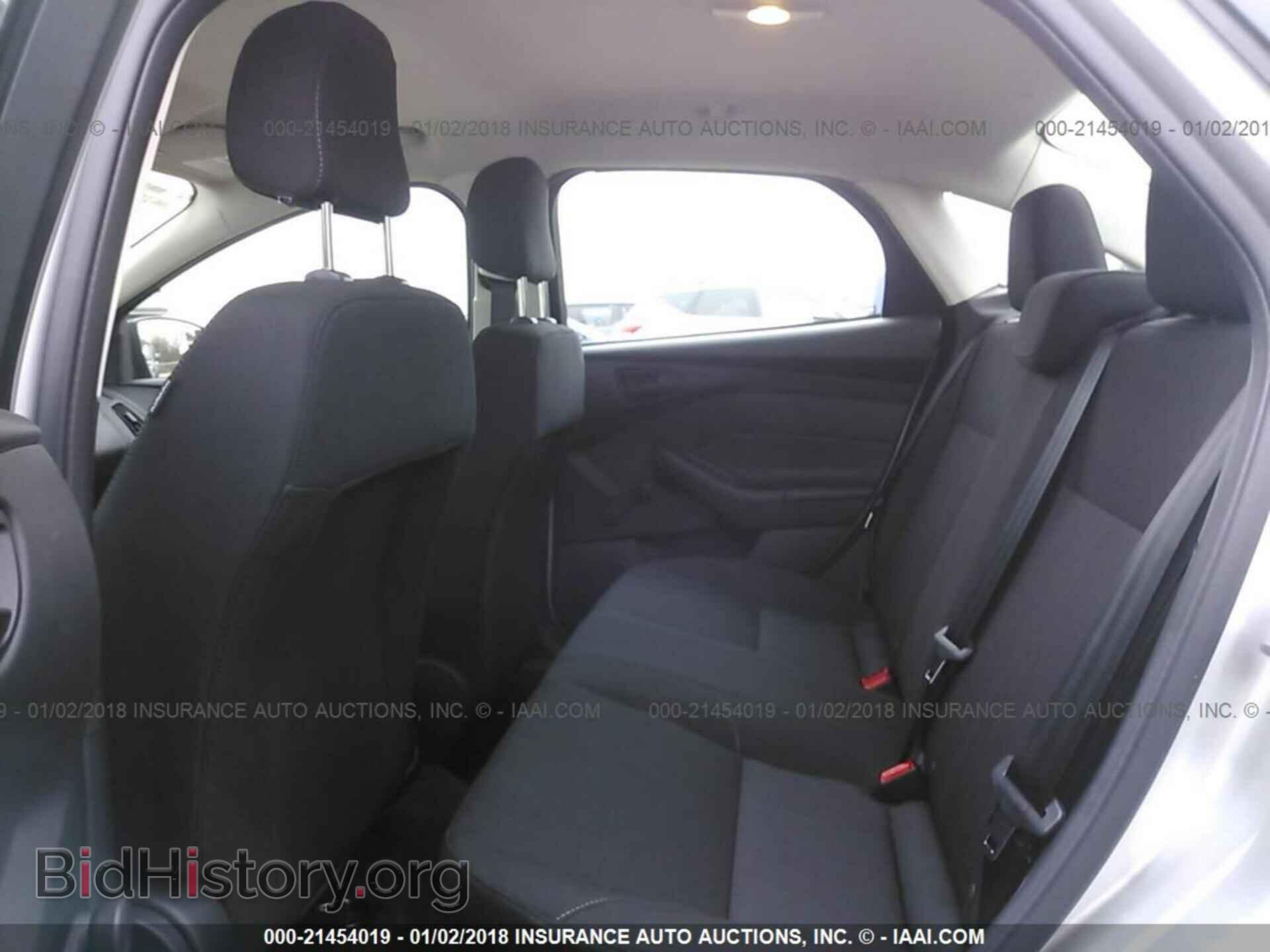 2018 Ford Focus - VIN: 1FADP3E20JL216655 - Фото 8