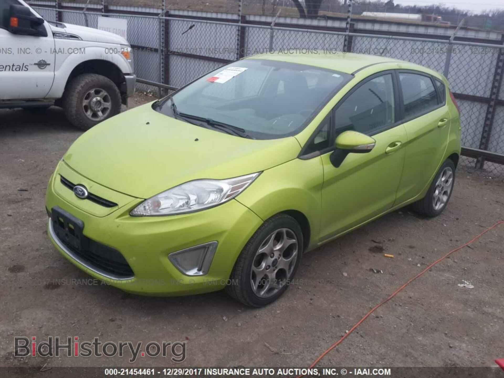 2011 Ford Fiesta - VIN: 3FADP4FJ6BM168185 - Фото 2