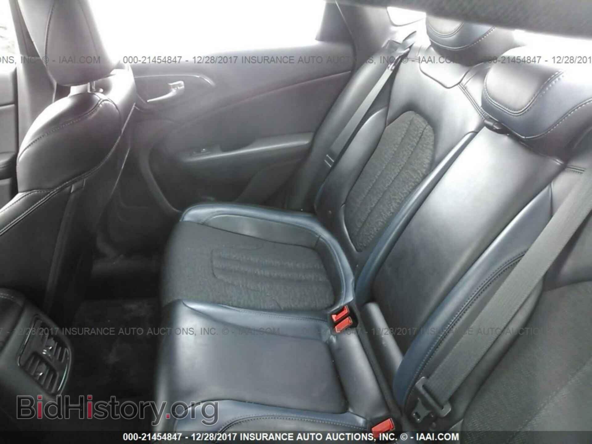 2015 Chrysler 200 - VIN: 1C3CCCDG4FN700066 - Фото 8