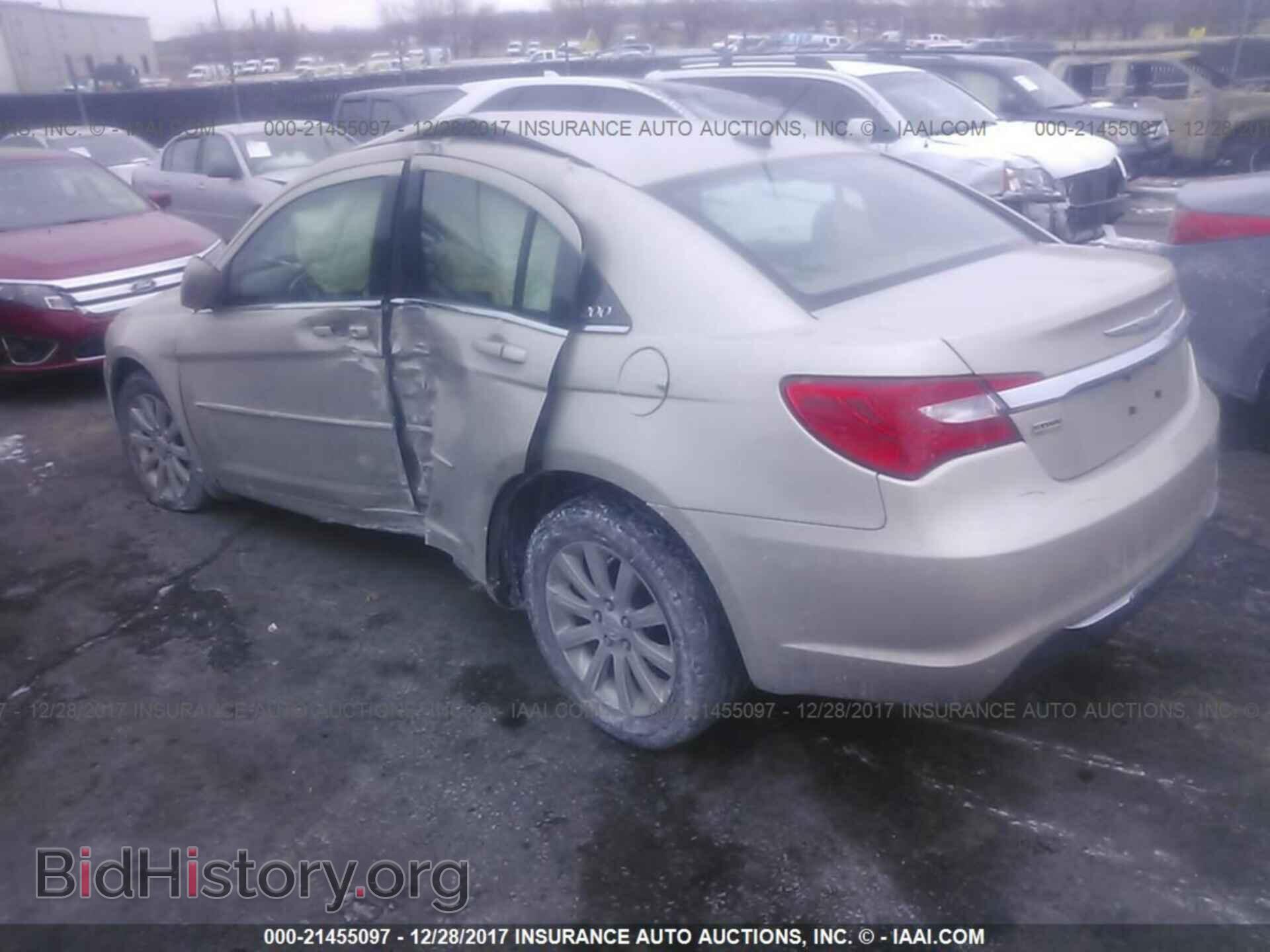 2013 Chrysler 200 - VIN: 1C3CCBBG0DN678805 - Фото 3